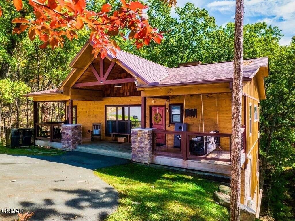 2529 Mountain Holly Way — photo