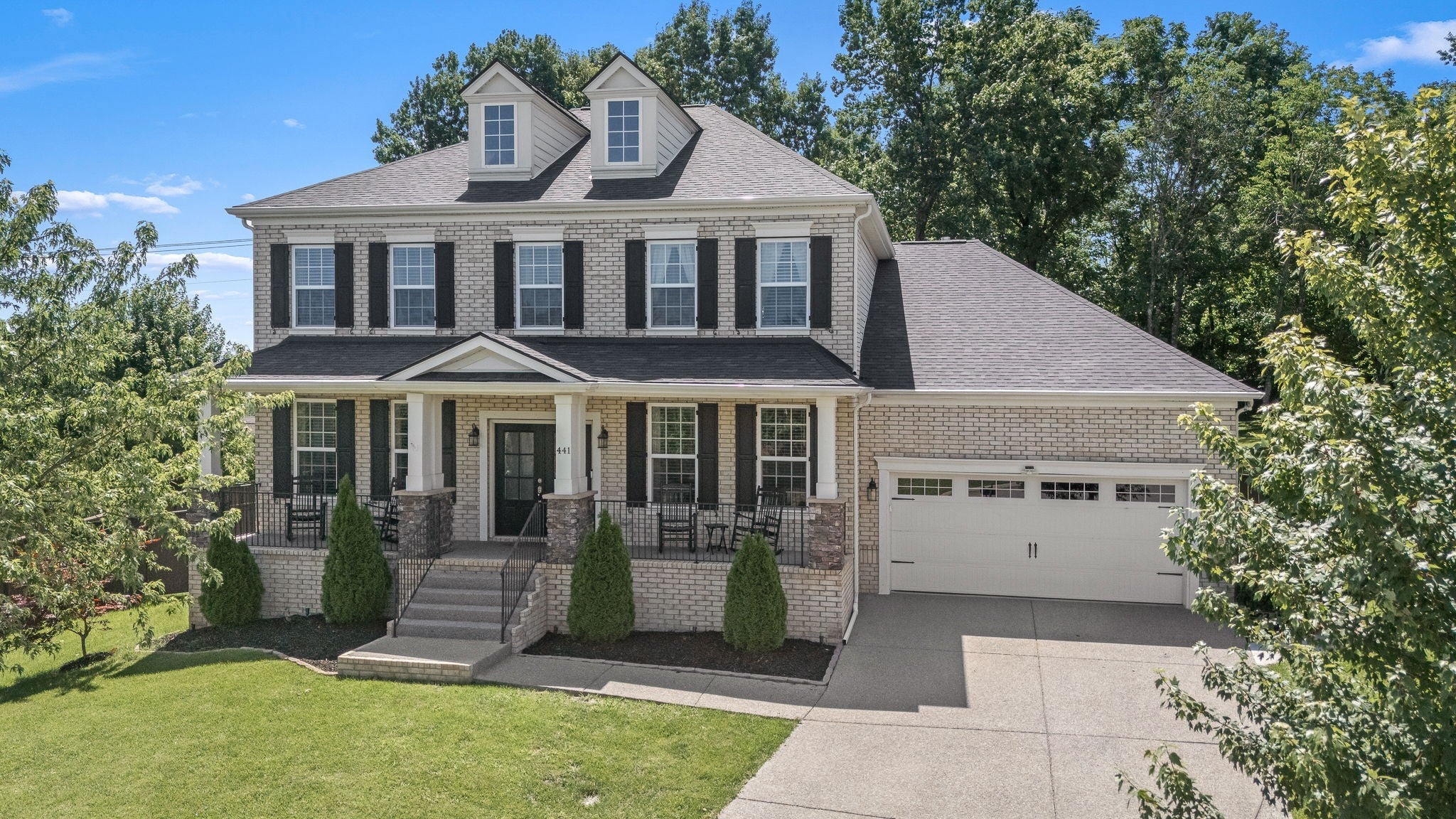 441 Valley Spring Dr — photo