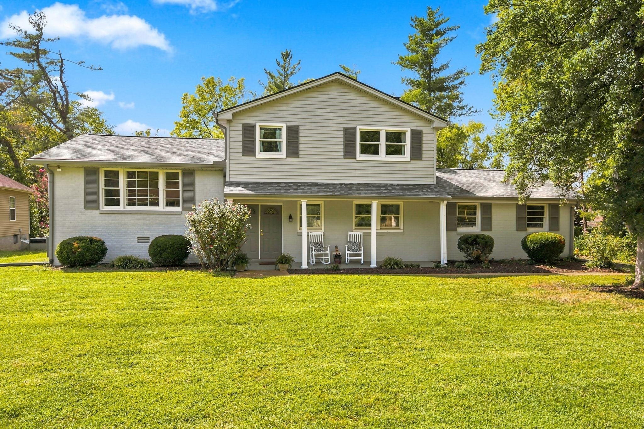 720 Myhr Dr — photo