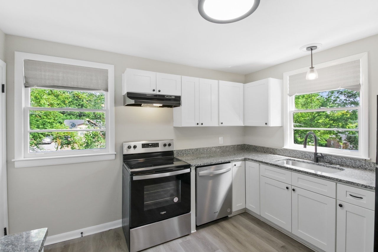 3248 Crowe Dr — photo