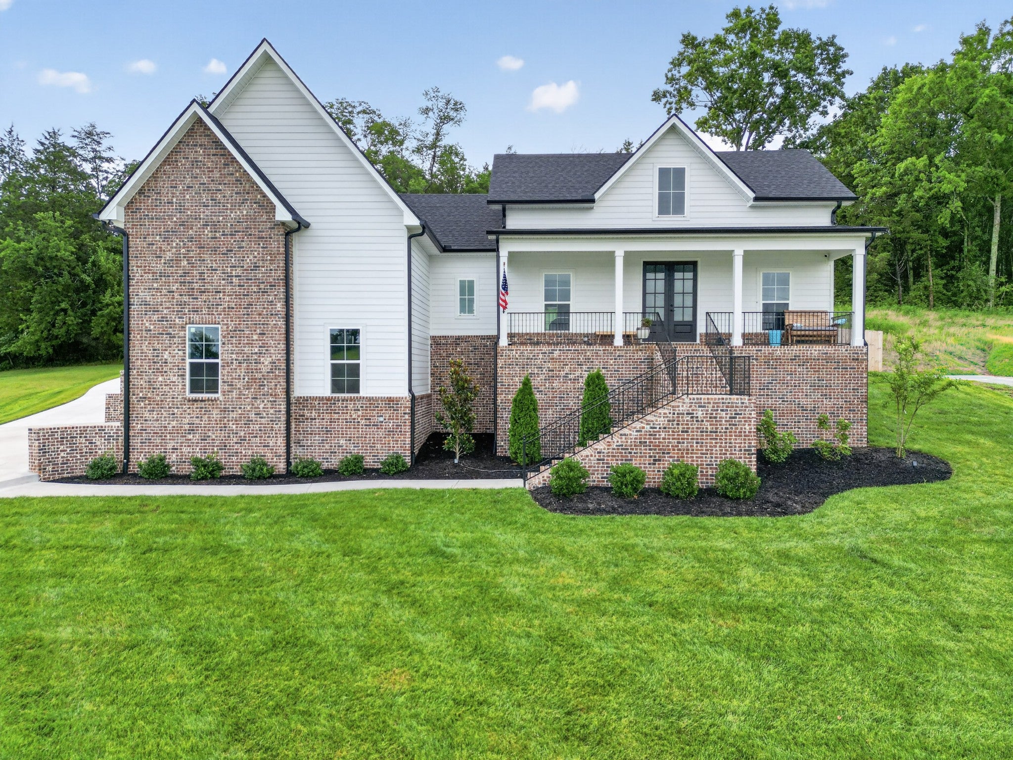 545 Bridle Path Ln — photo