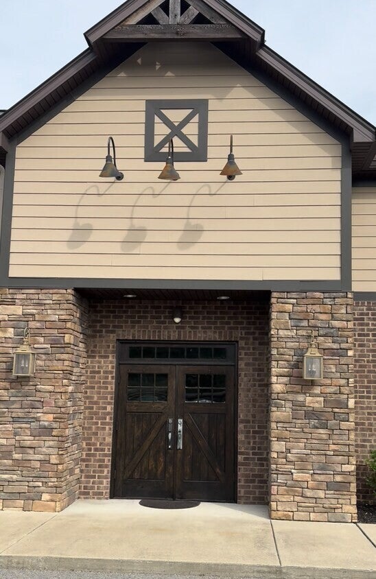 1710 Nashville Pike — photo