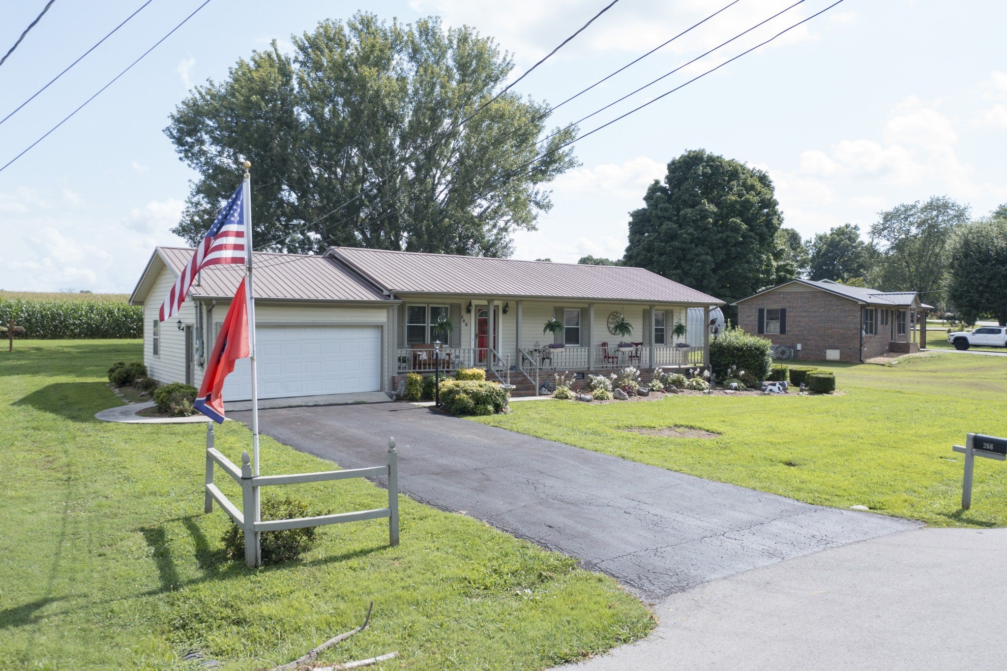 266 Woods Edge Rd — photo