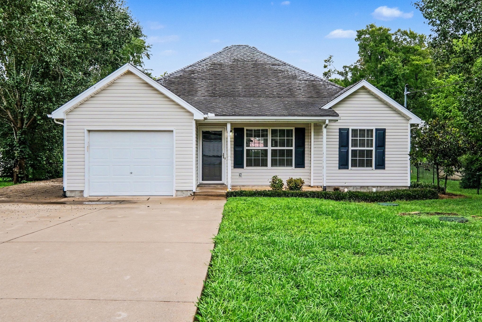107 Breeze Dr — photo