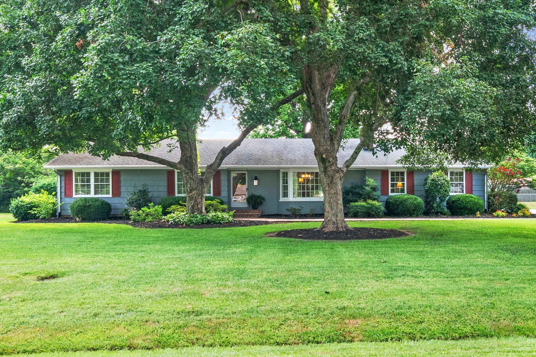 320 Skyline Park Dr — photo
