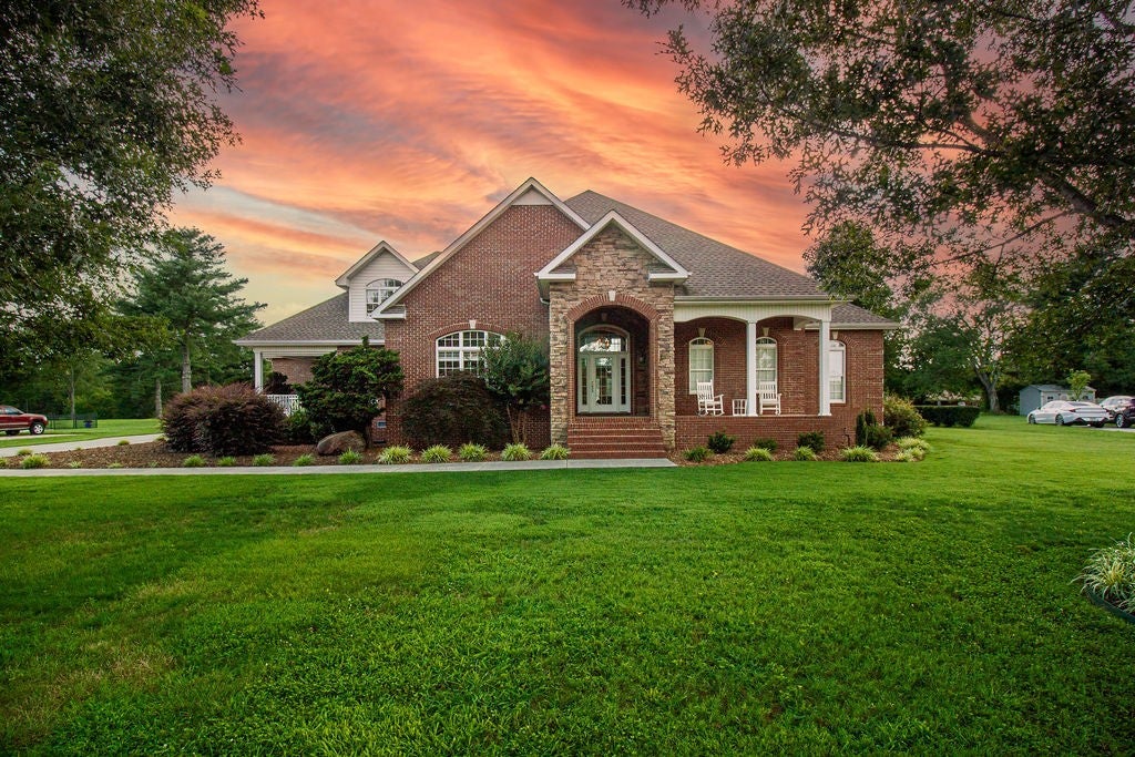 323 Ridgecrest Dr — photo