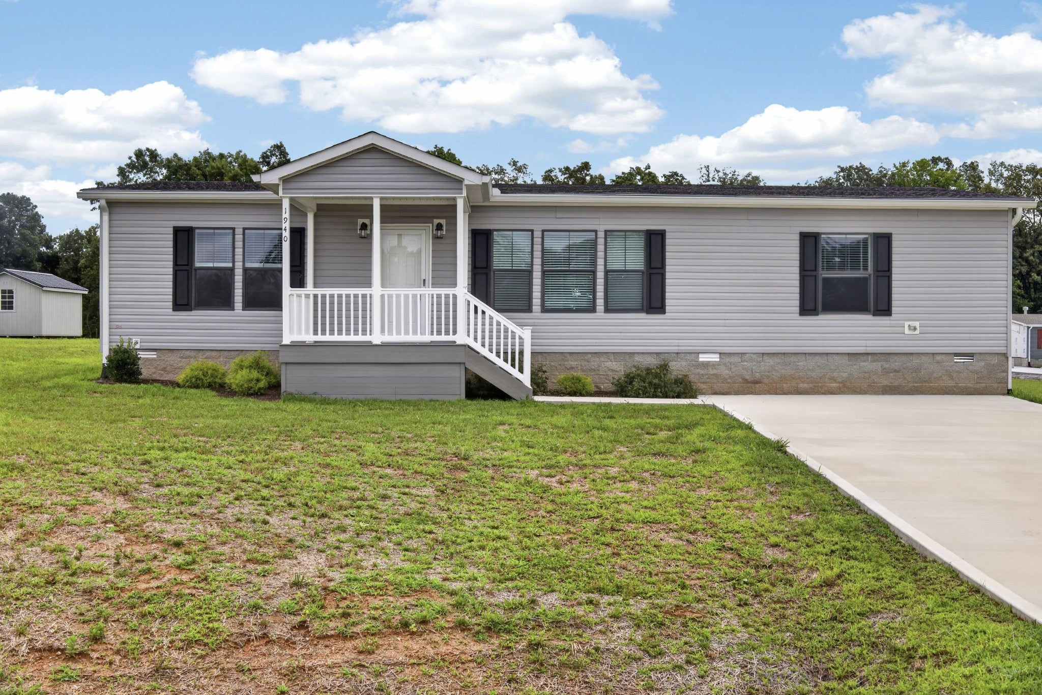 1940 Anna Maria Ln — photo
