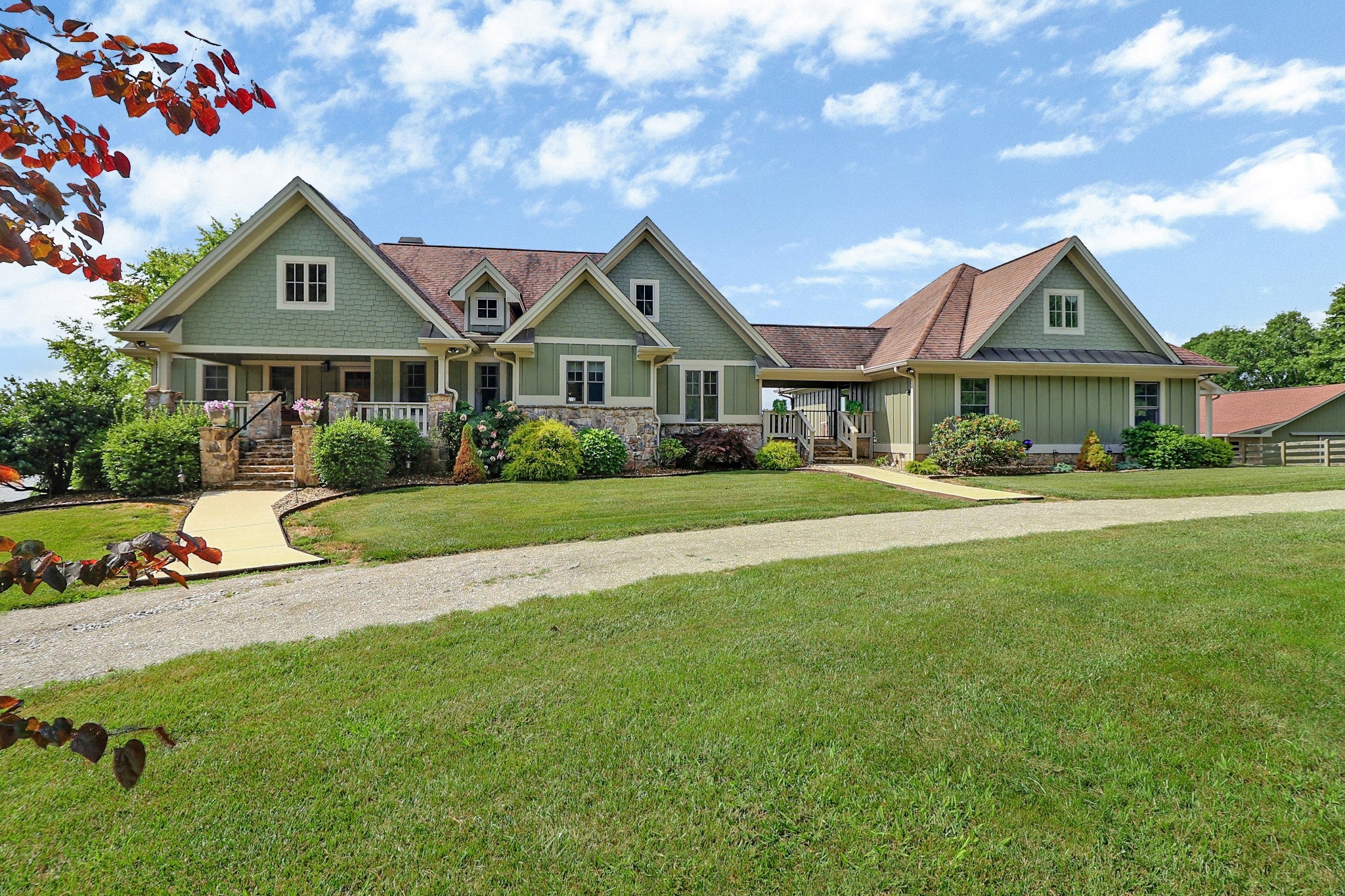 1201 Bridle Trl — photo