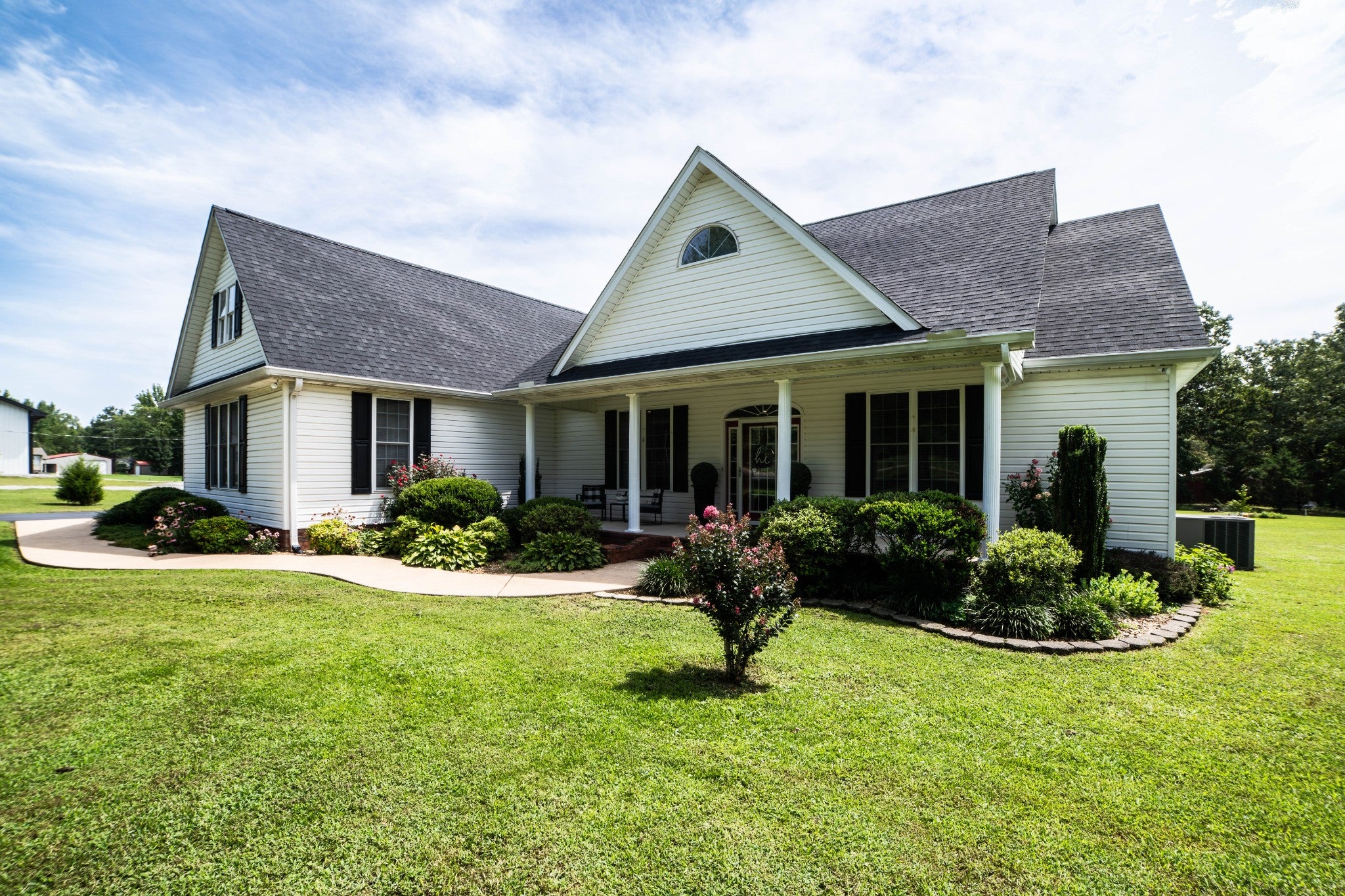 390 Carmen Dr — photo