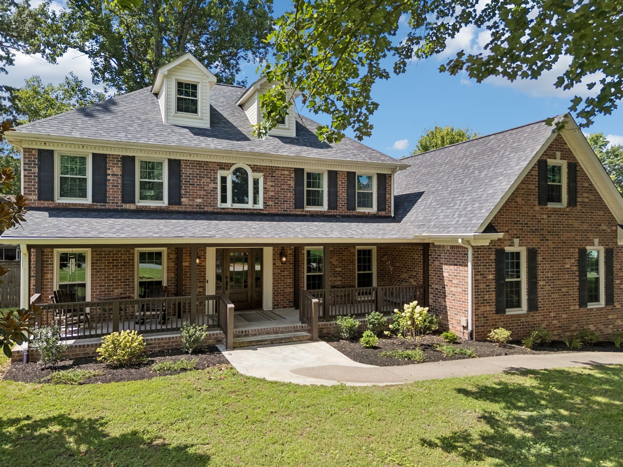 115 Laural Hill Dr — photo