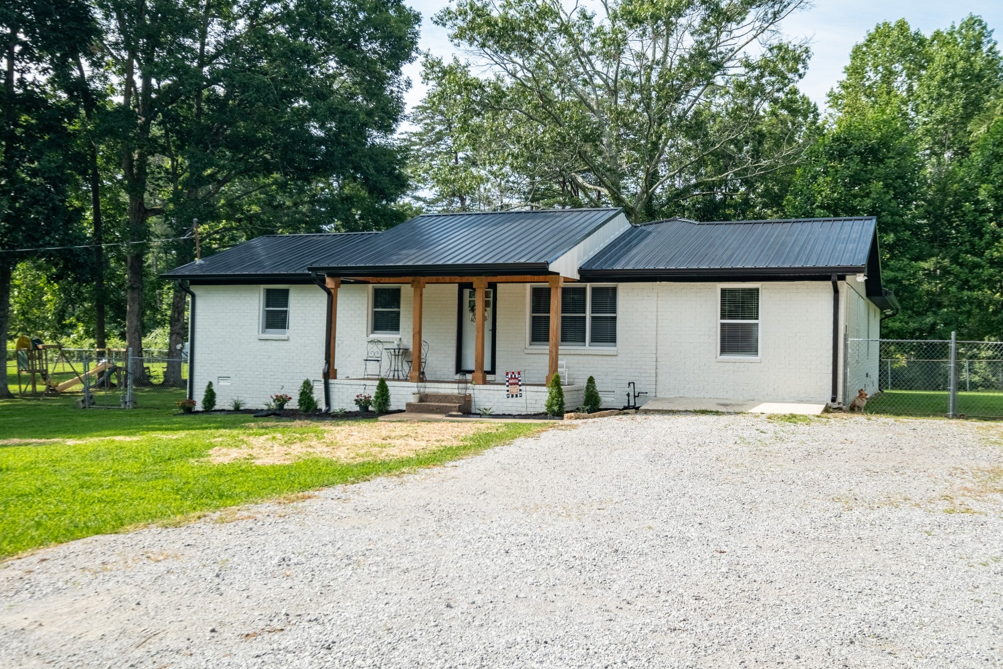 22 Oak Dr — photo