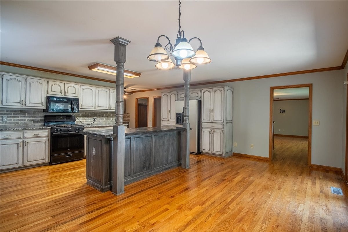 11 Ashley Ct — photo