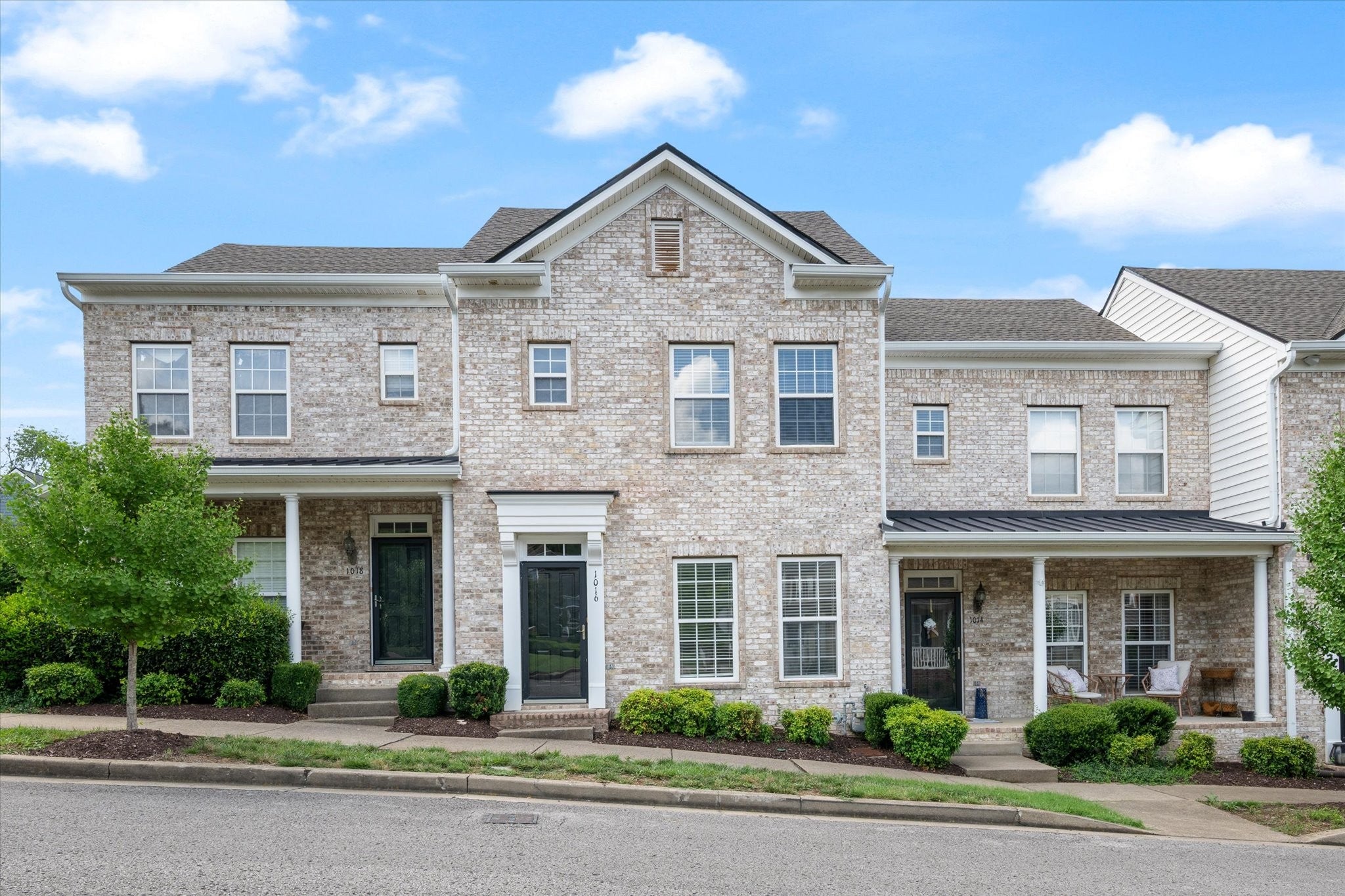 1016 Loxley Dr — photo