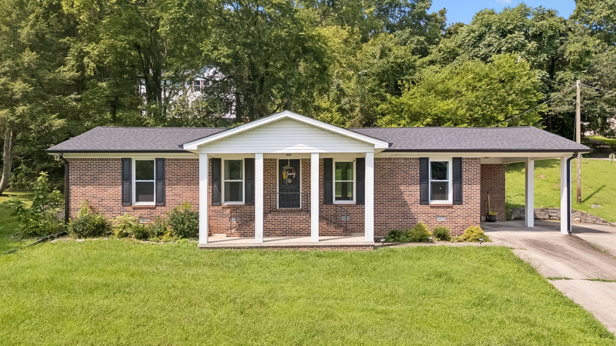 132 Hillwood Dr — photo