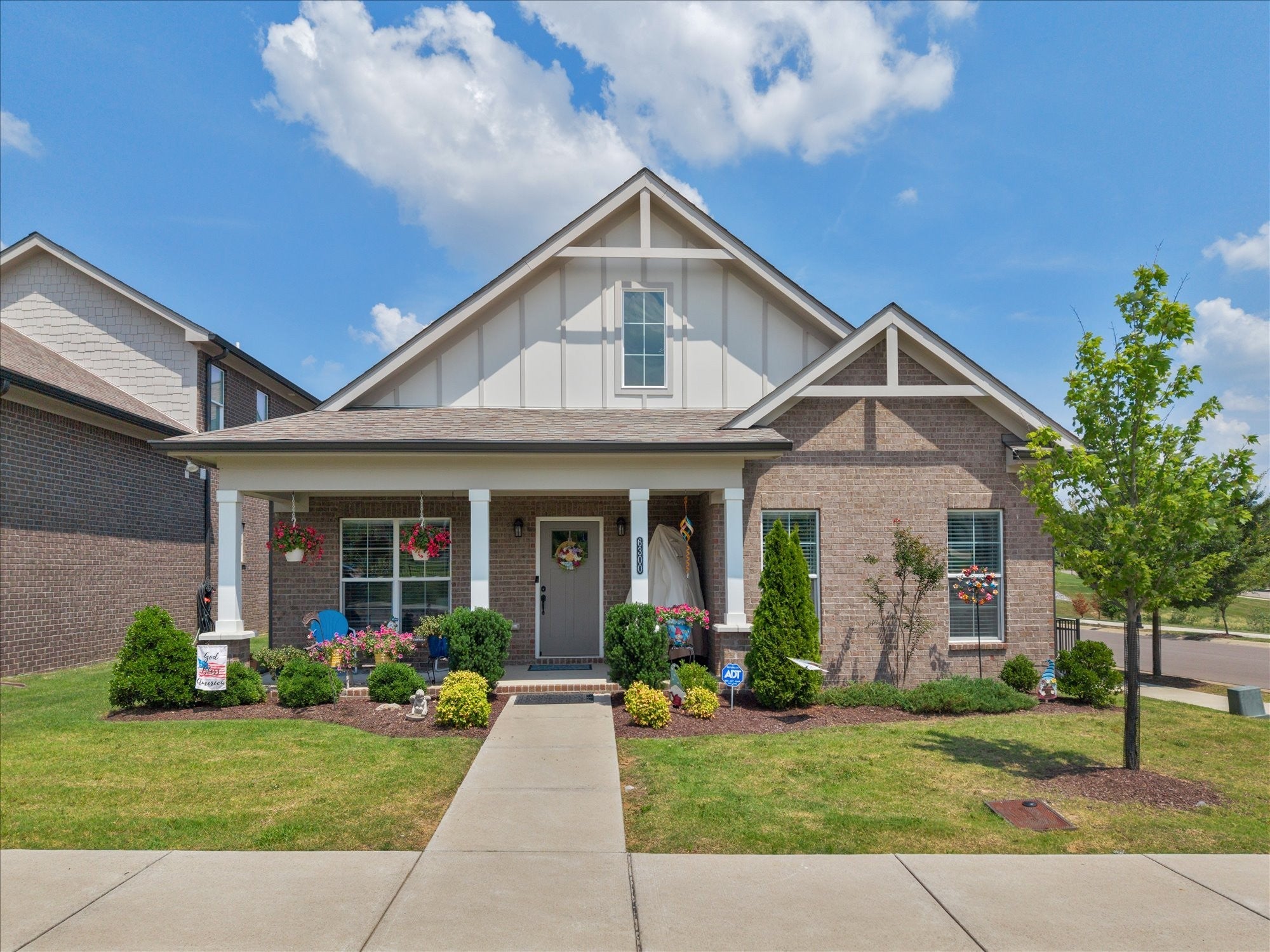 6300 York Dr — photo