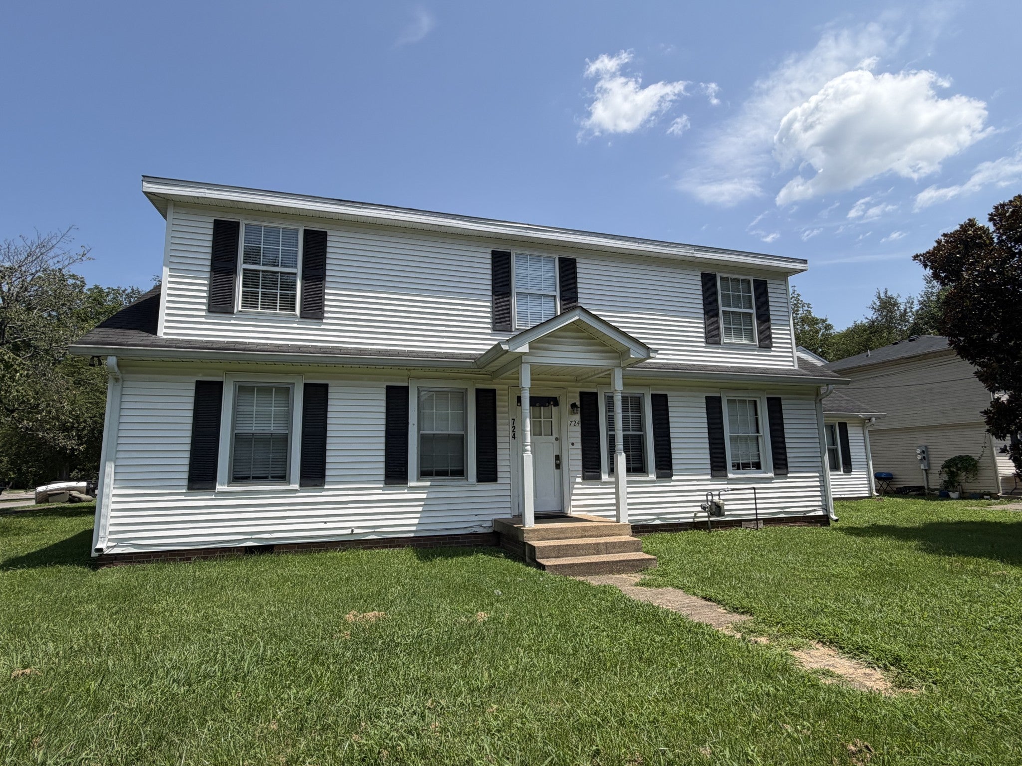 724 Fairview Ave — photo