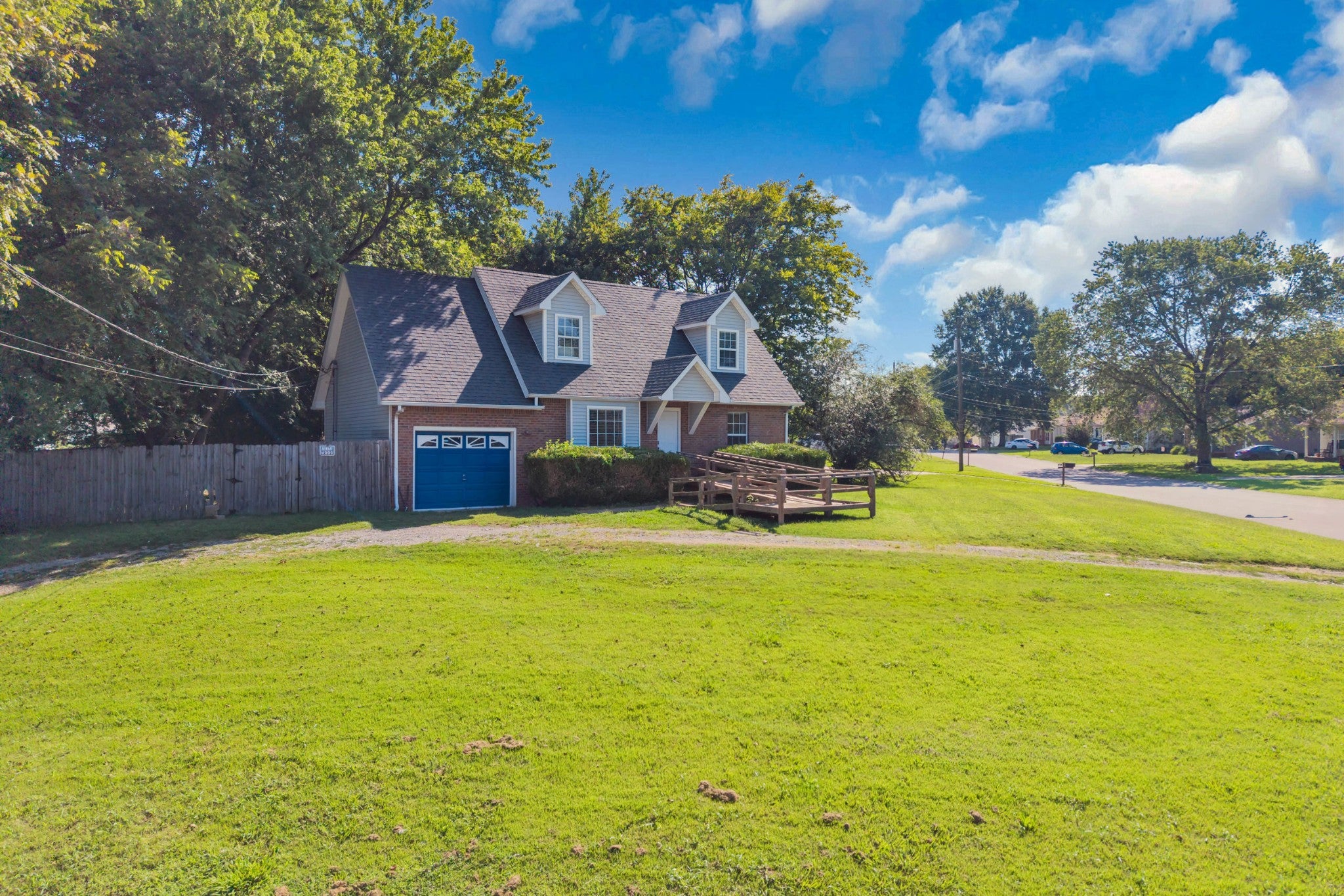 221 Jim Thorpe Dr — photo