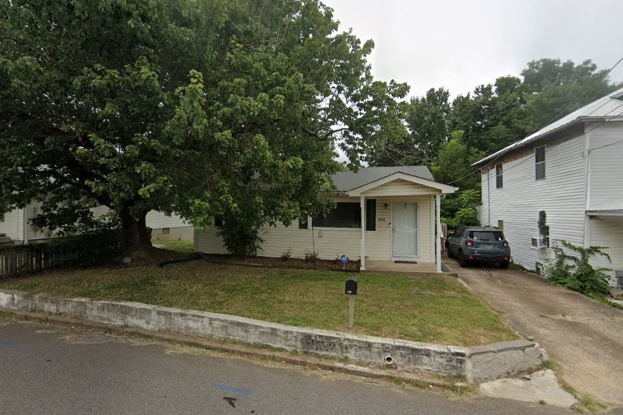 418 W Blythe St W — photo
