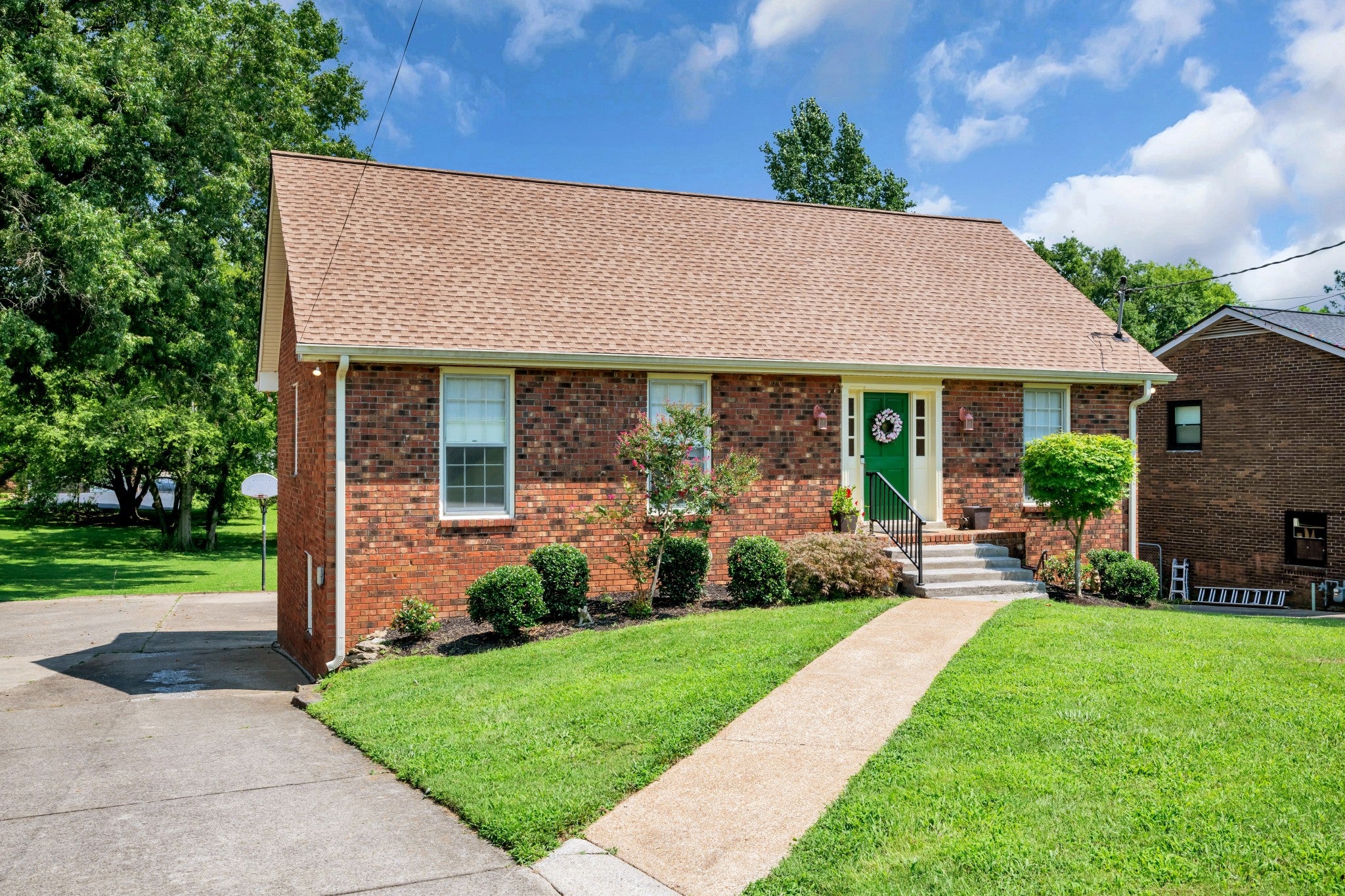 721 Goodpasture Ter — photo
