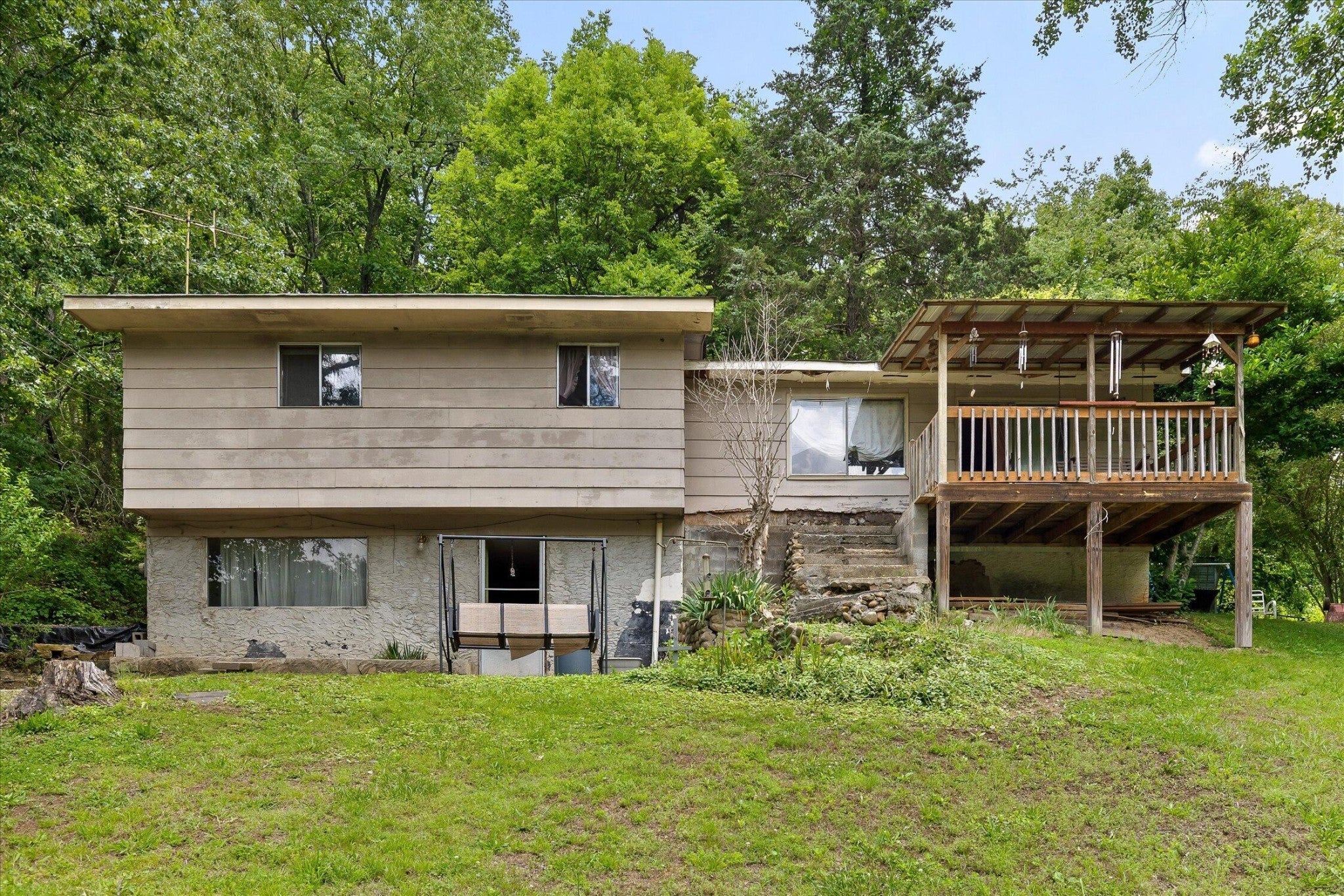 16211 Lakewood Drive — photo