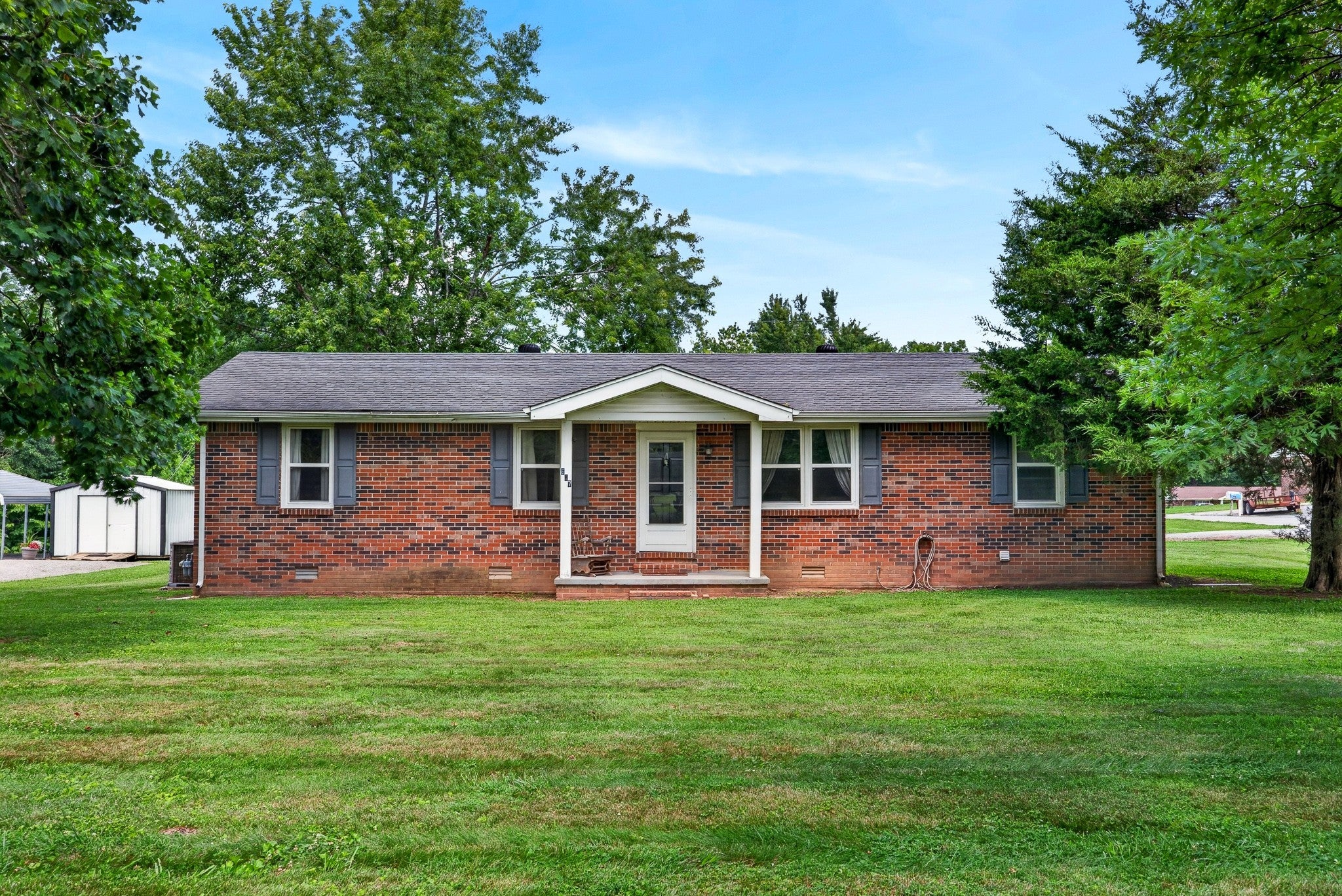 627 Baker Dr — photo