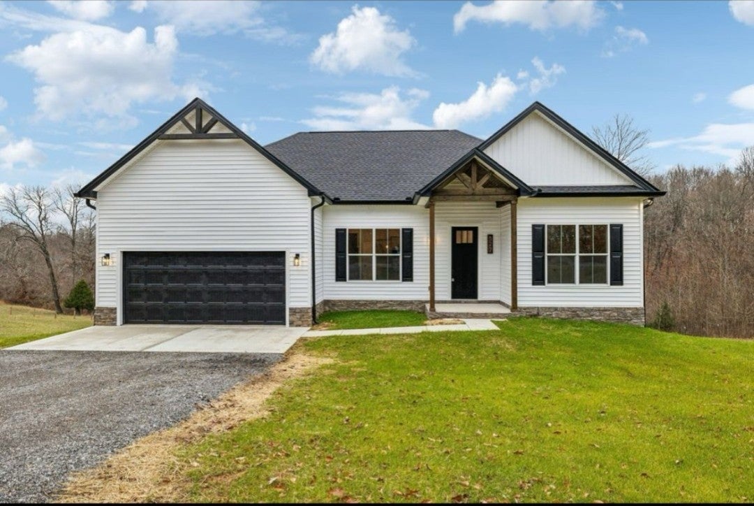 527 Hog Back Ridge Rd — photo