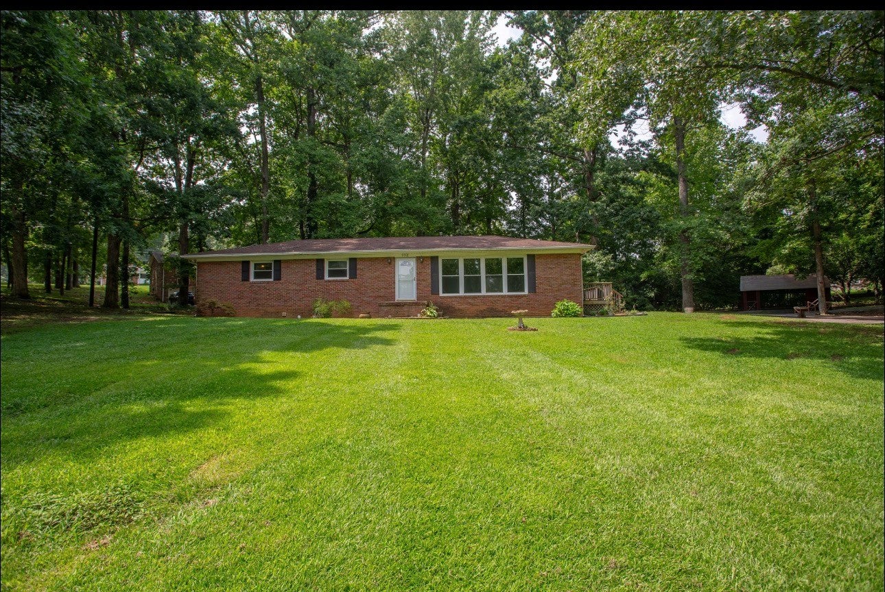 102 Woodland Dr — photo