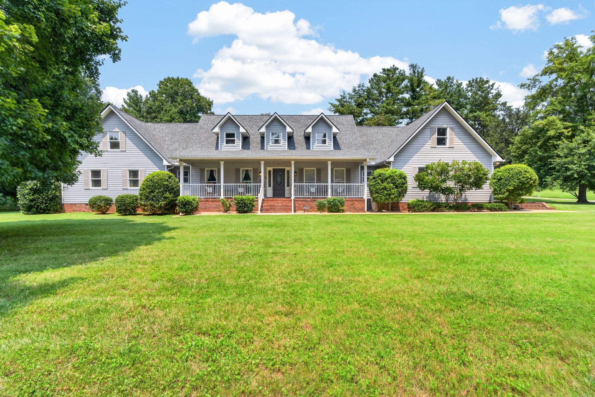 1401 Denny Rd — photo