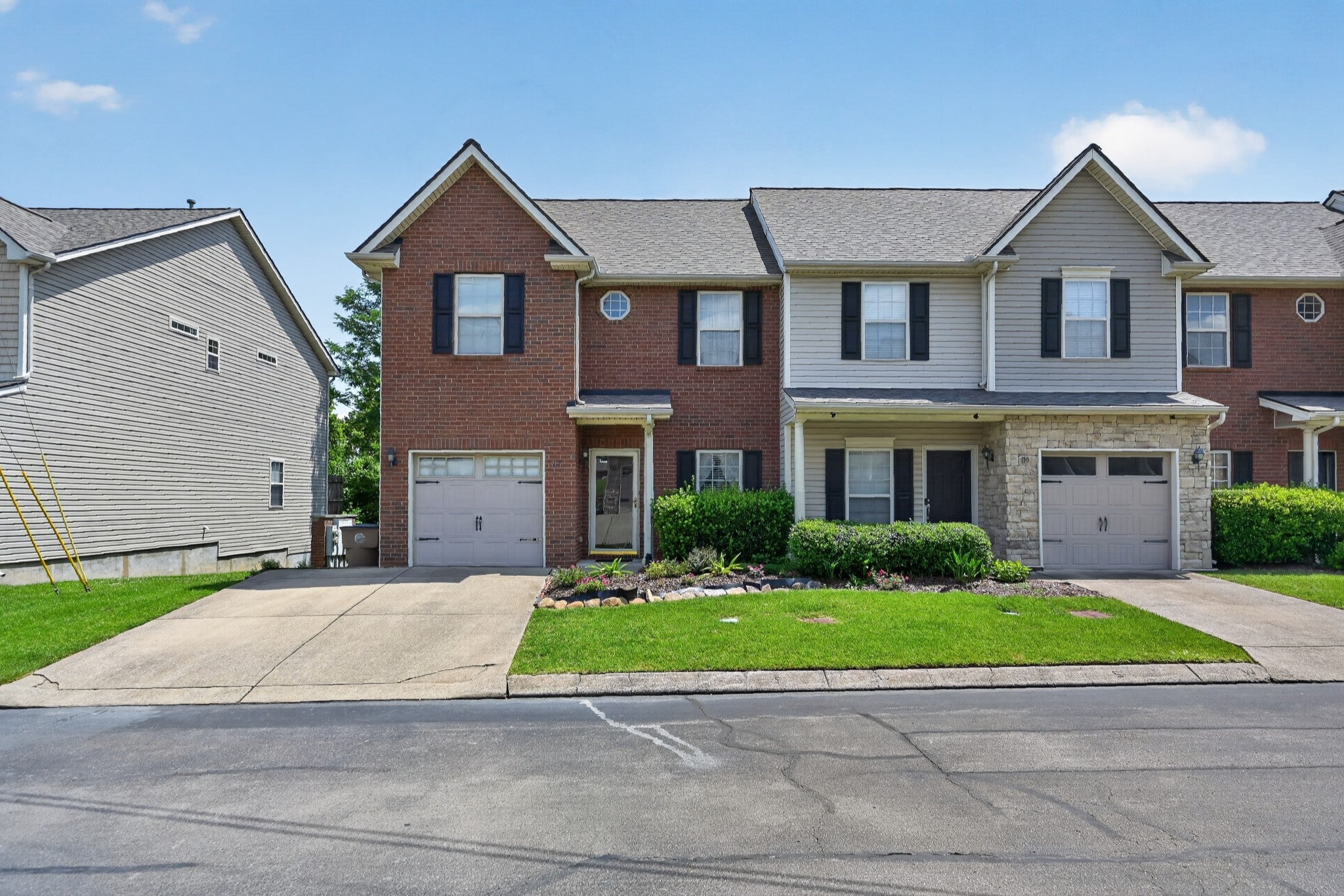 112 Northcrest Commons Cir — photo