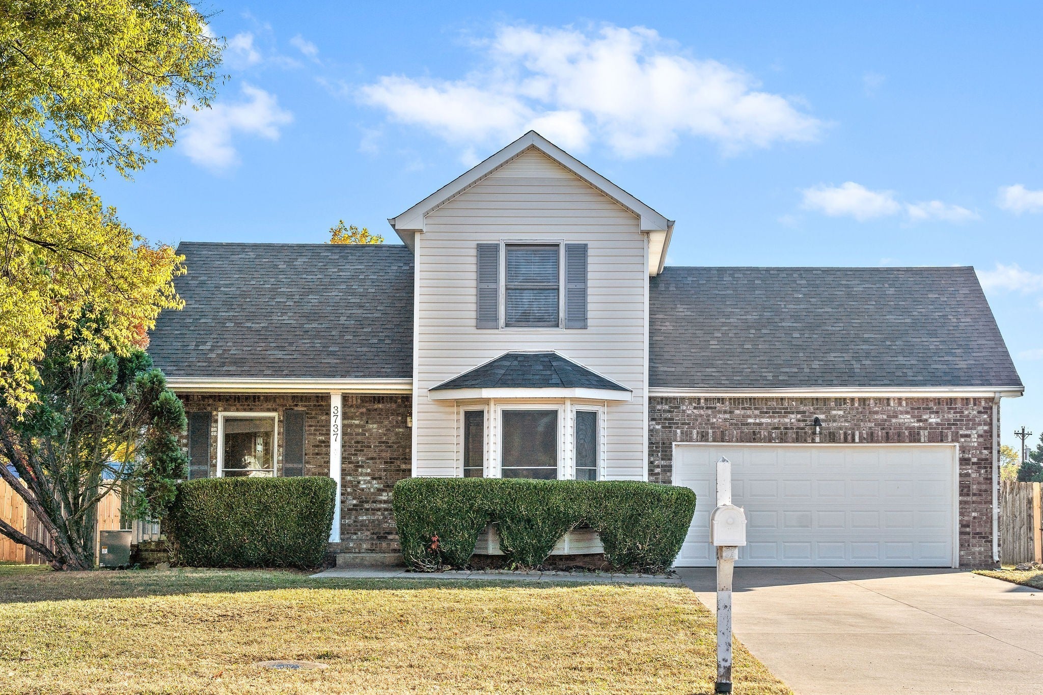 3737 Heather Dr — photo