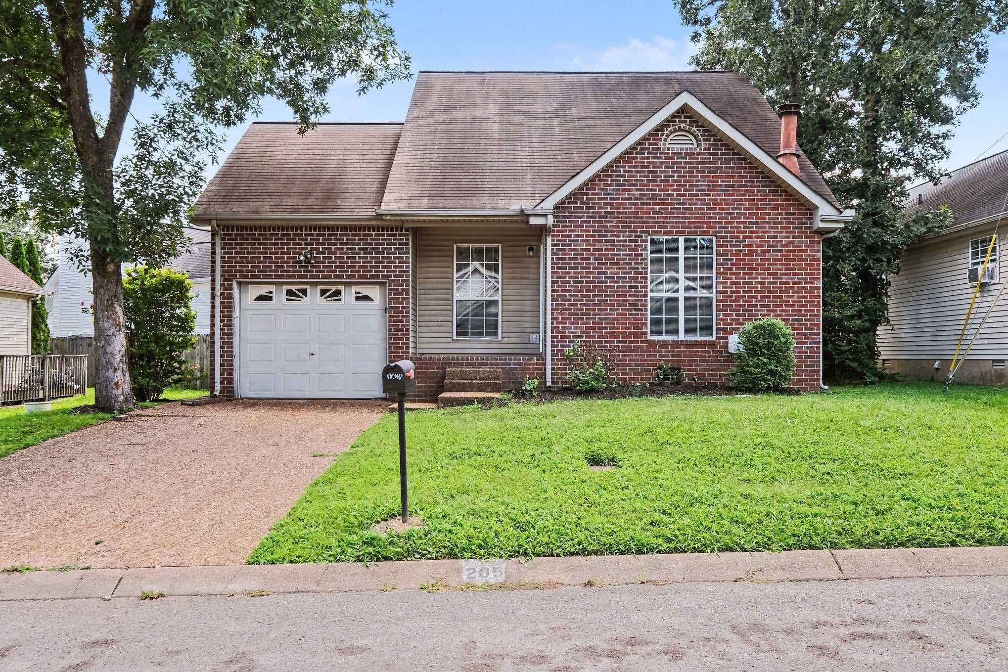 205 Shoemaker Ct — photo