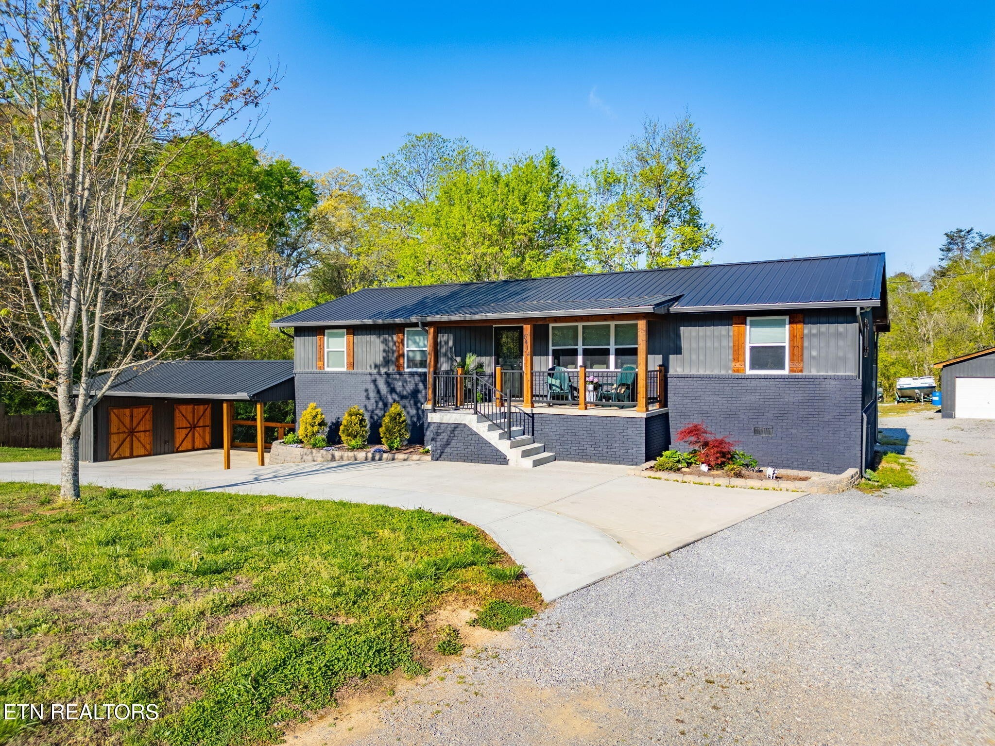 6414 Pine Grove Rd — photo
