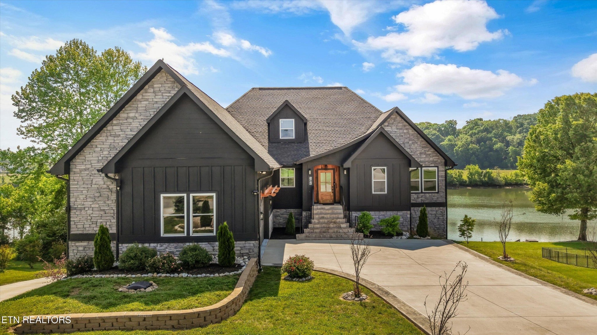 9712 Tranquility Lane — photo