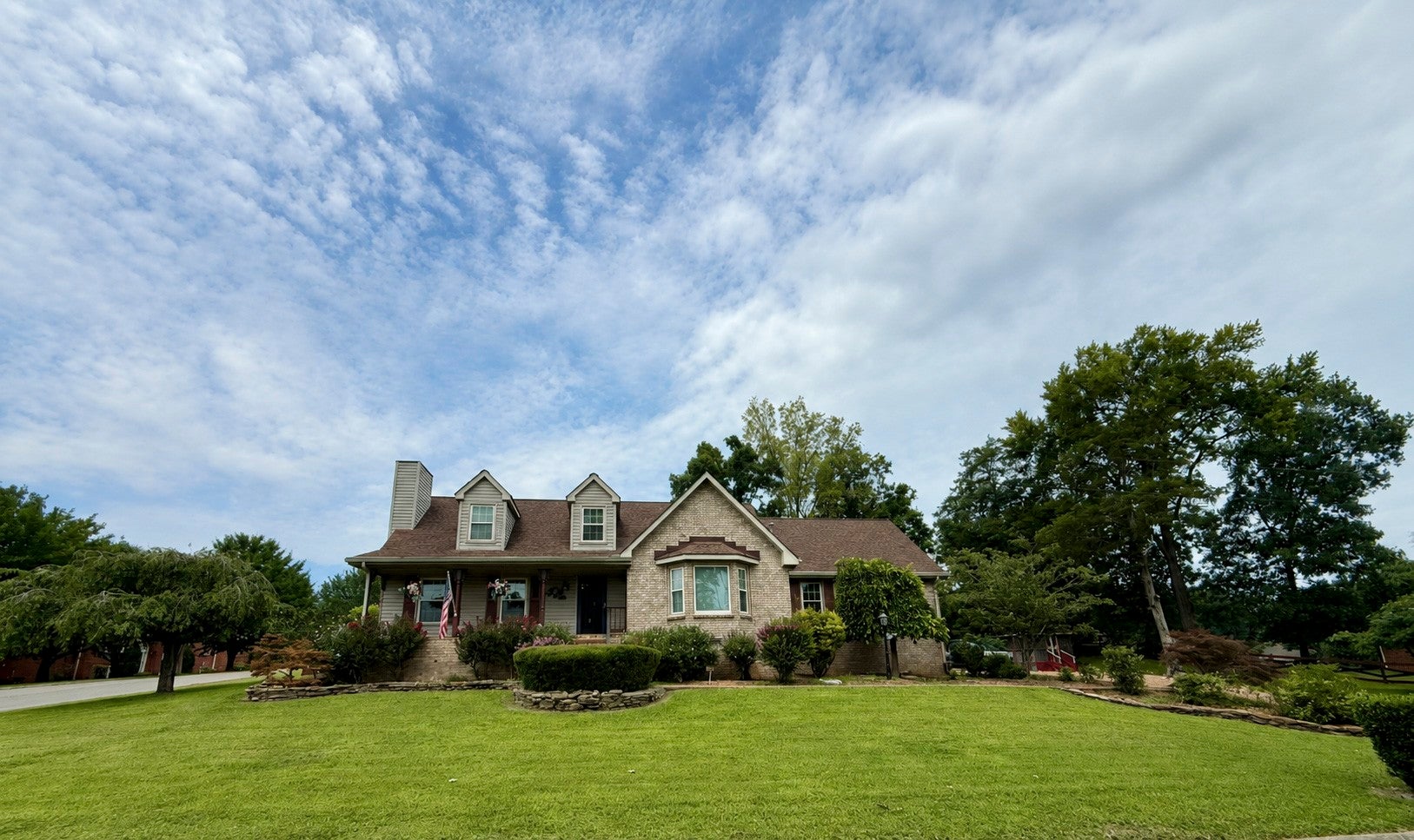 1025 Singing Springs Rd — photo