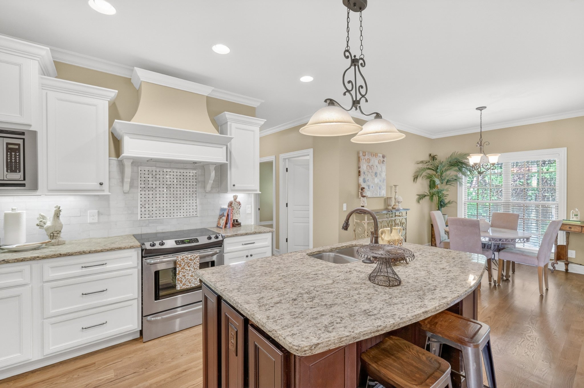 111 Peters Ct — photo
