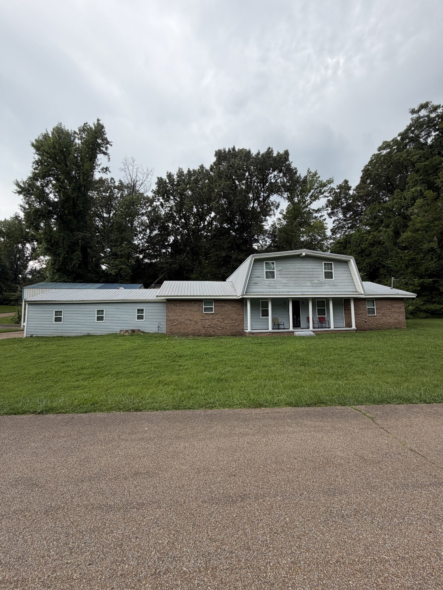 111 Wordon Way — photo