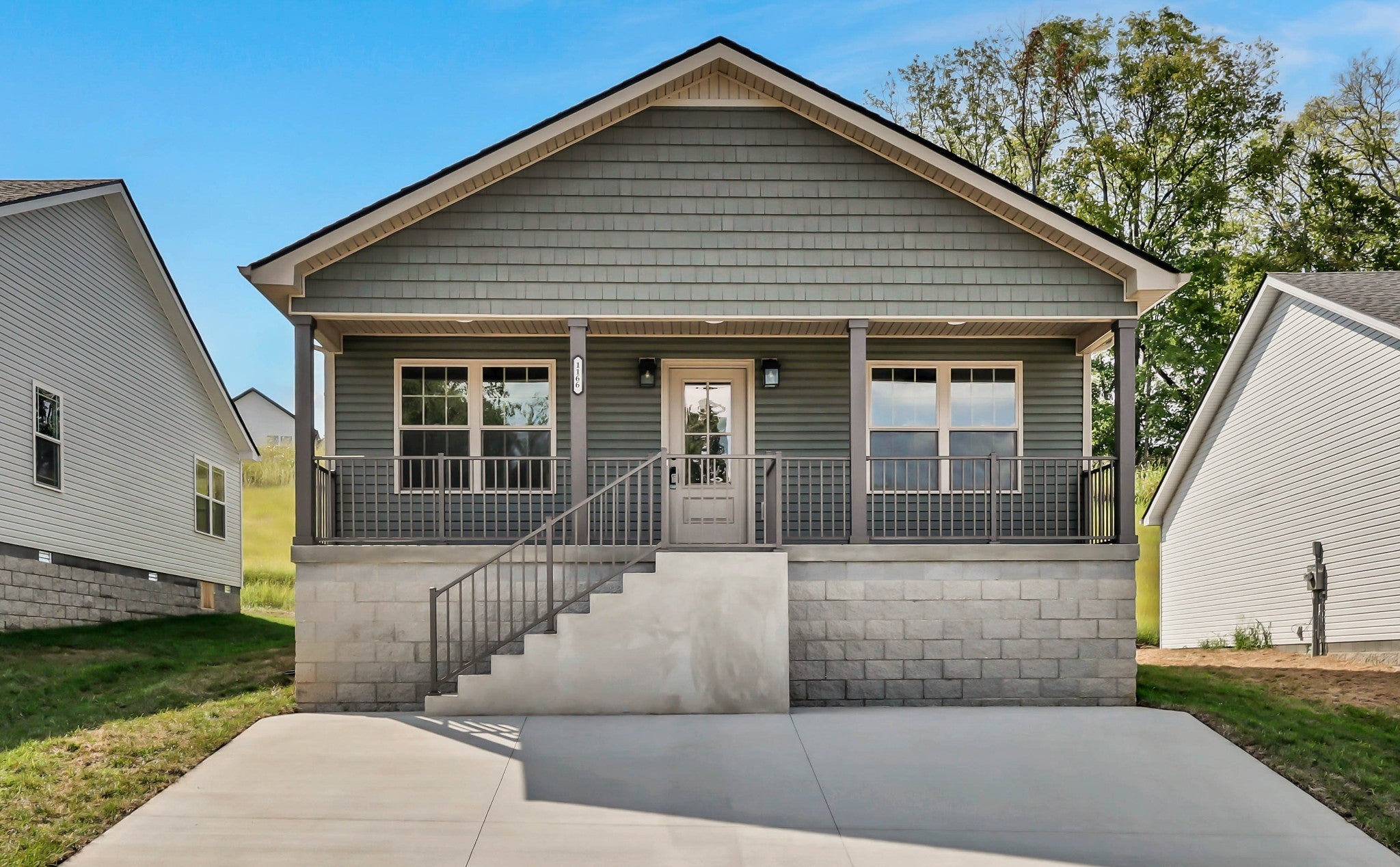 1166 Tybee Dr — photo