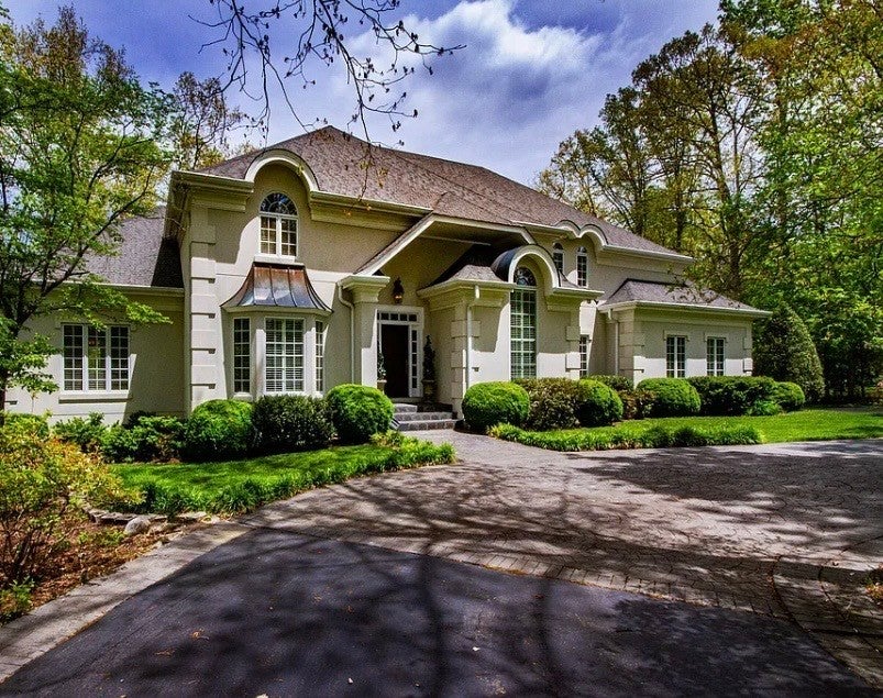 554 Halstead Dr — photo