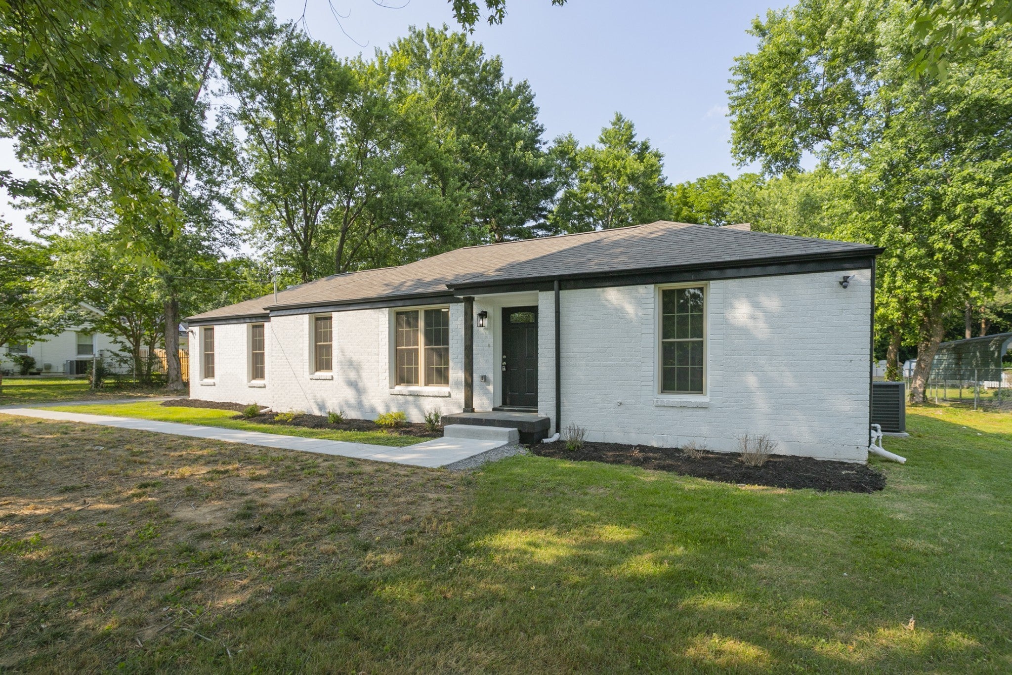 1229 Berwick Trl — photo