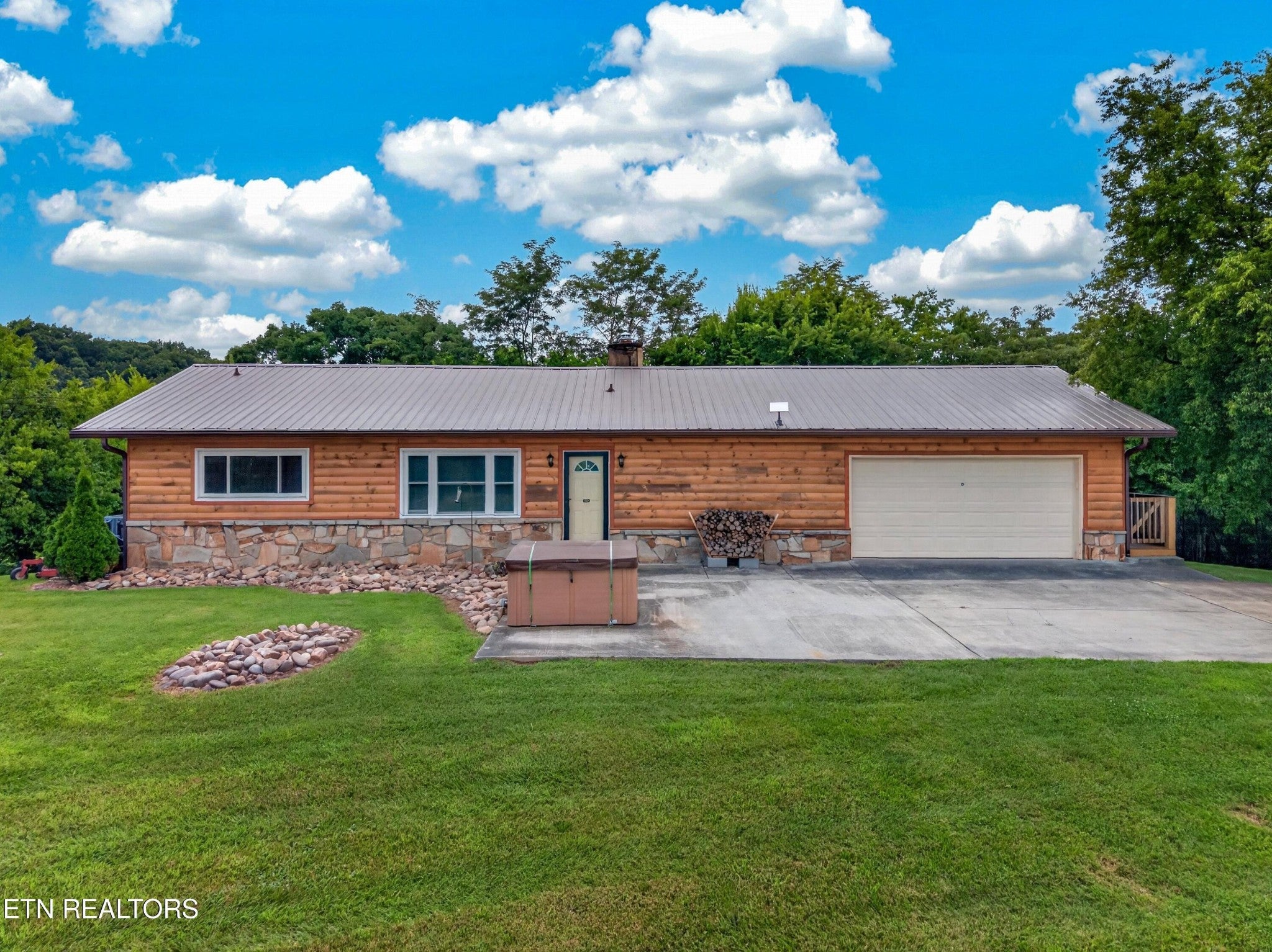 2829 Indian Creek Rd — photo