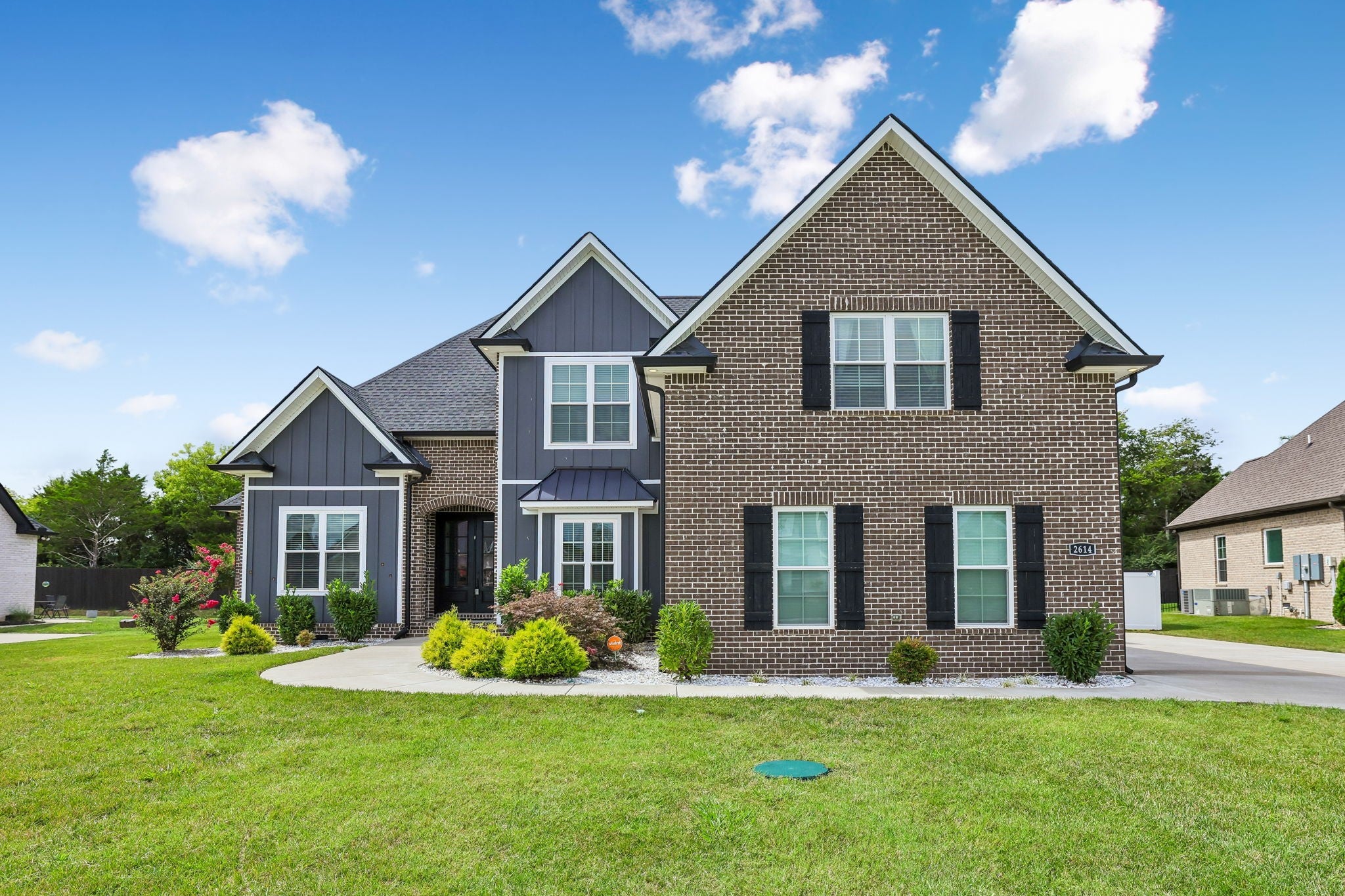 2614 Holly Springs Dr — photo