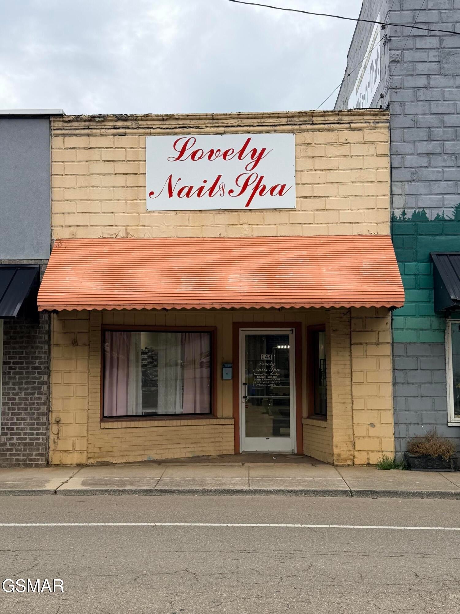 144 E Broadway Street — photo