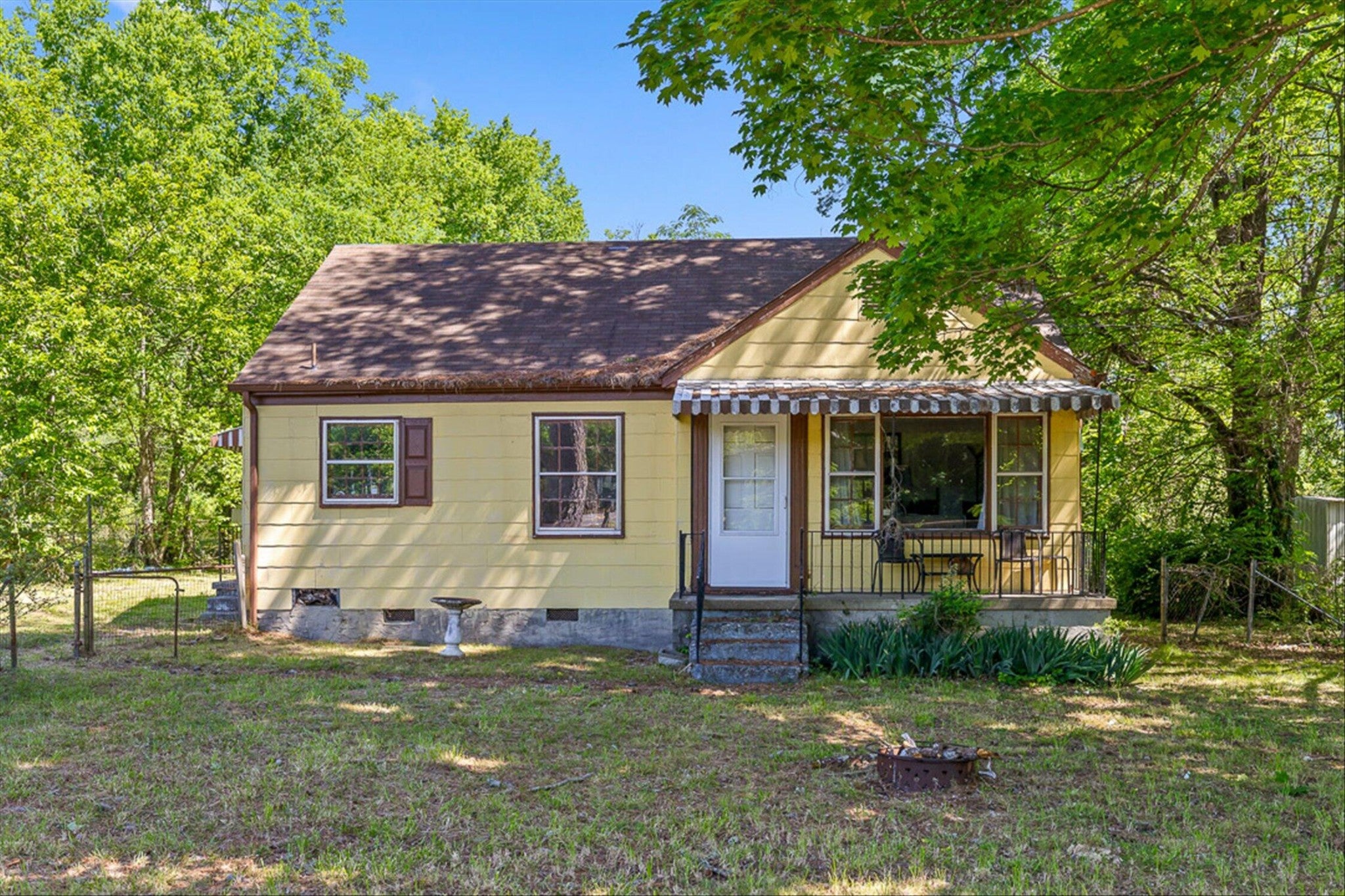 591 W Cloud Springs Road — photo