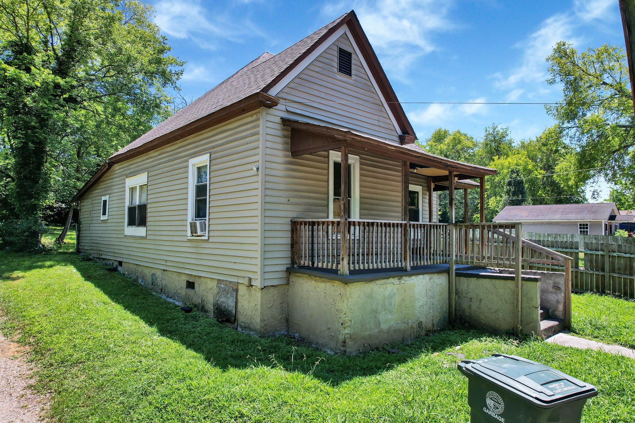 1722 Stanfiel Street — photo
