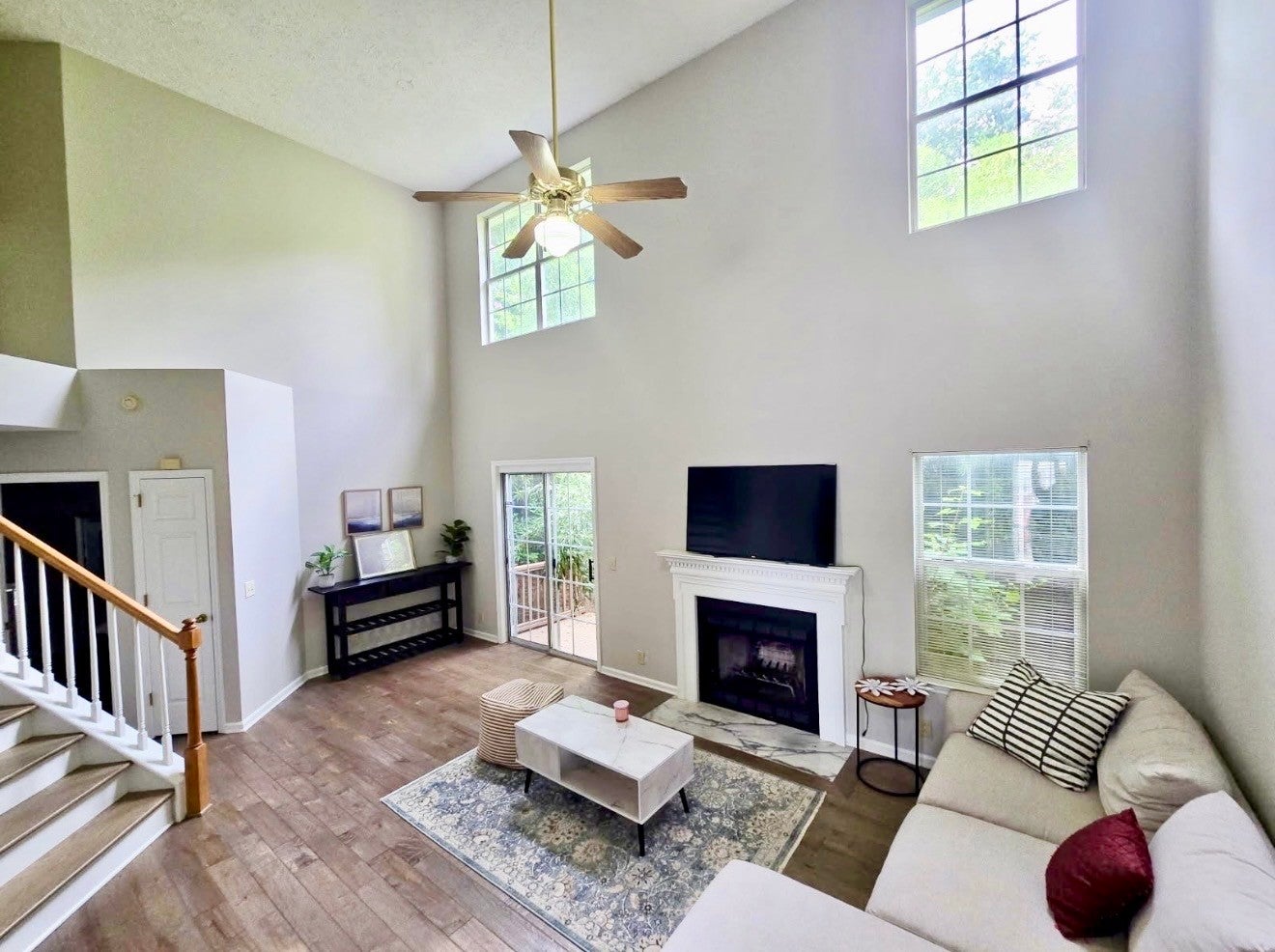 523 Forest Pointe Pl — photo