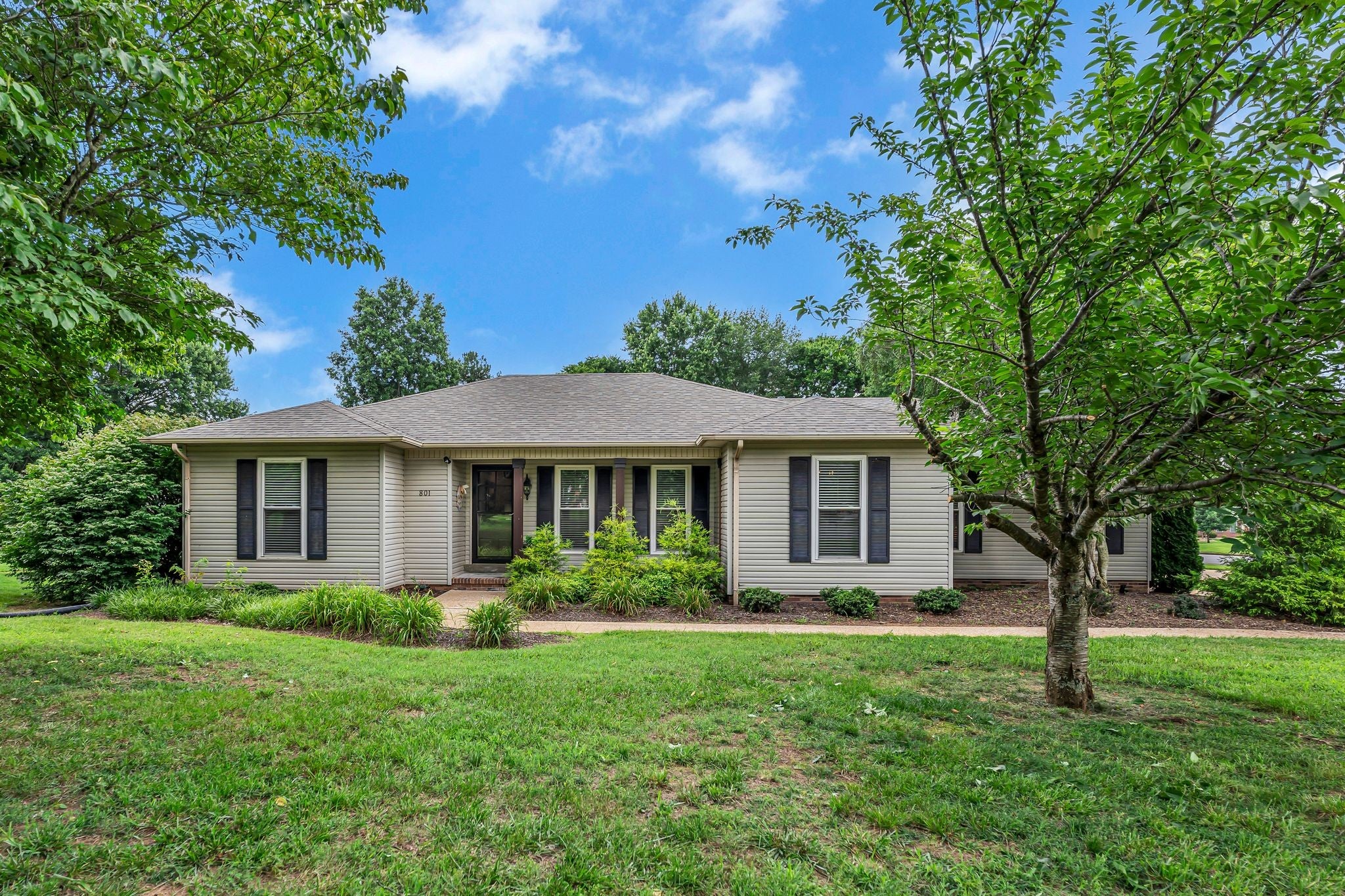 801 Douglas Dr — photo