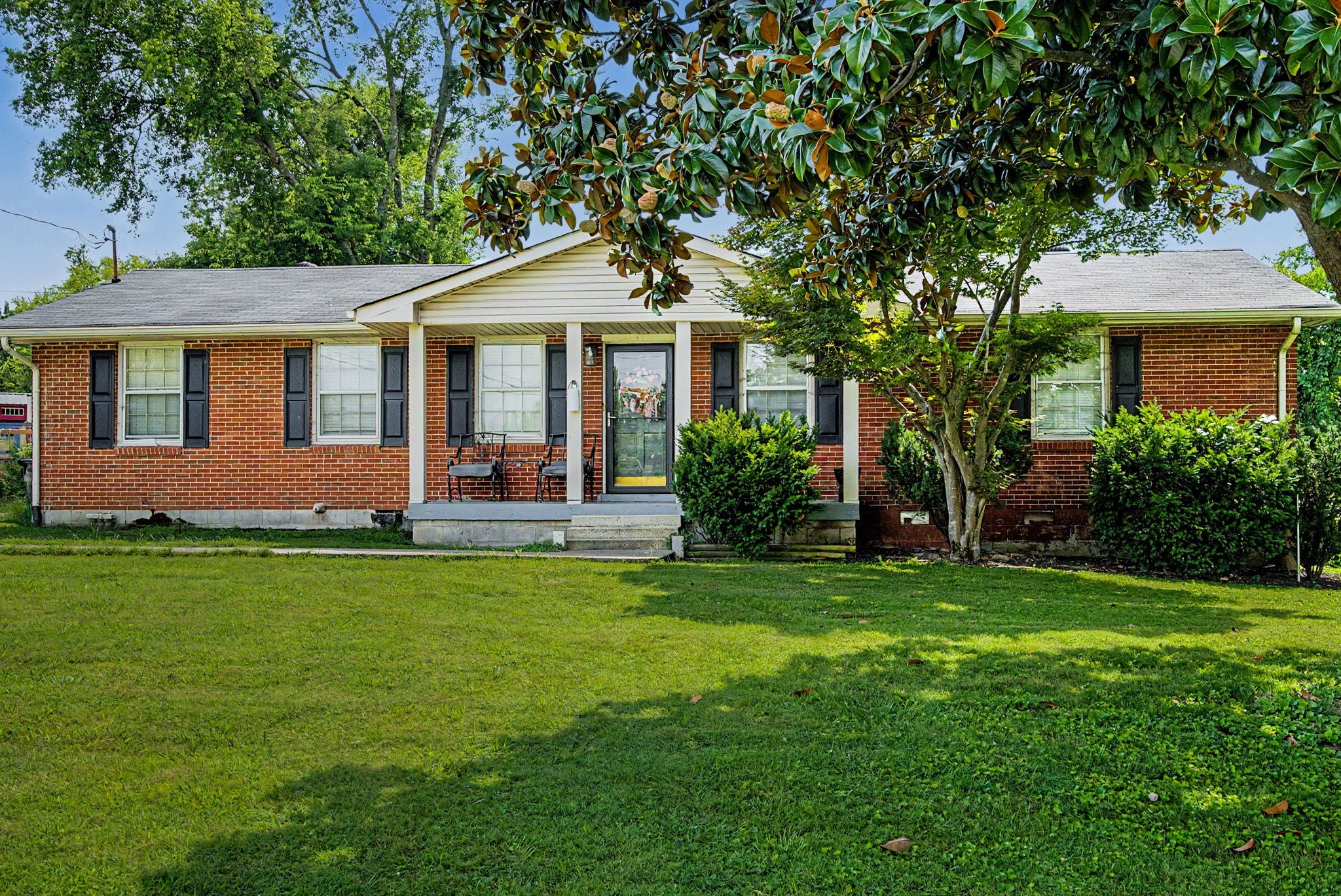 102 Shadydale Dr — photo
