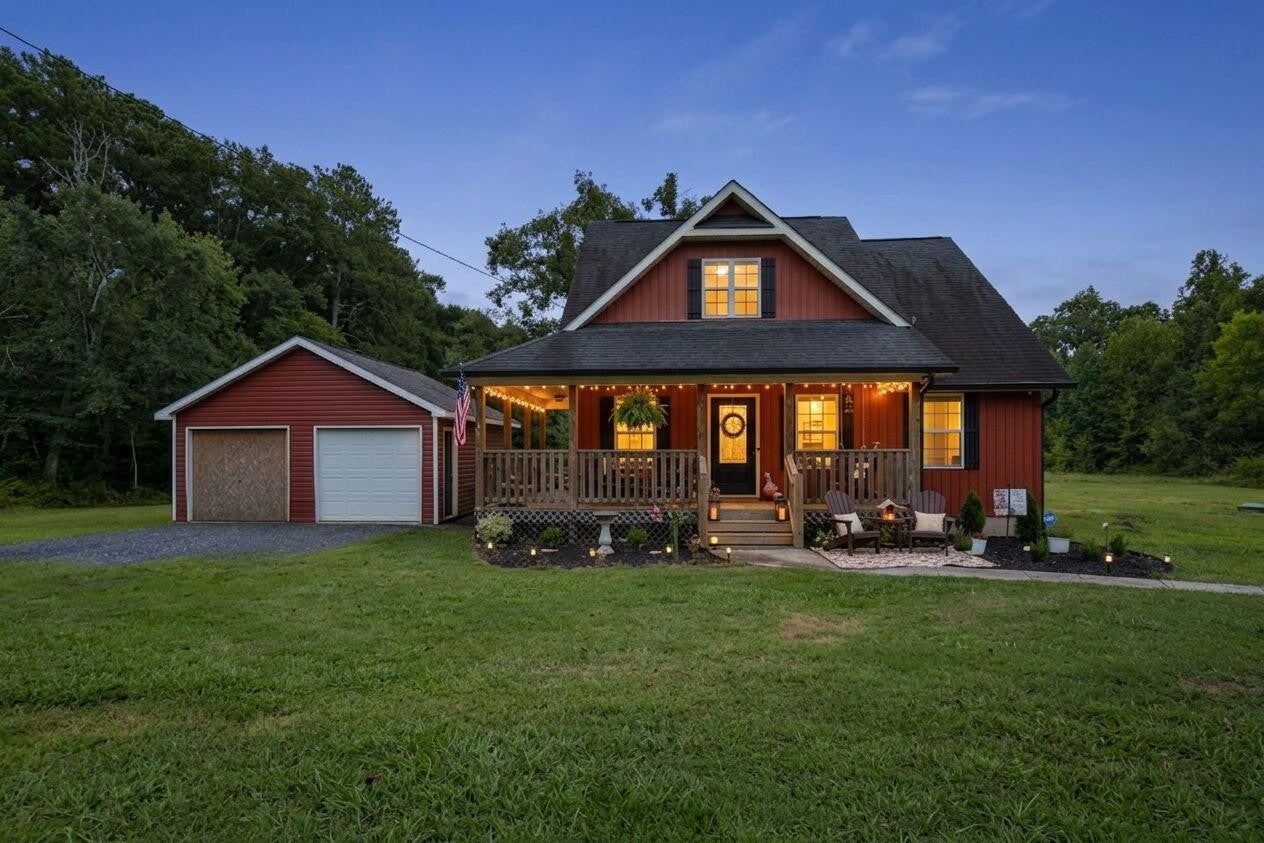 1728 Beaverdale Road NE — photo