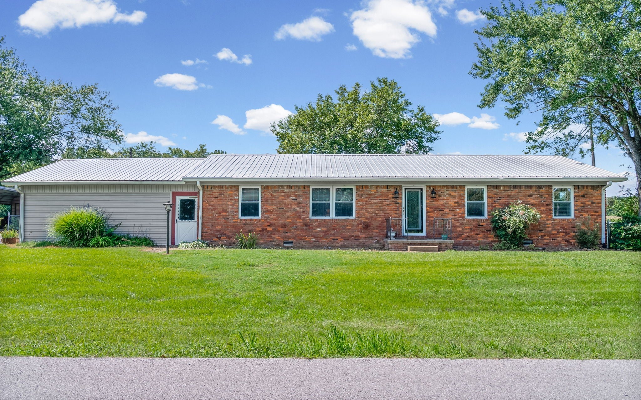 421 Lewis Rd — photo