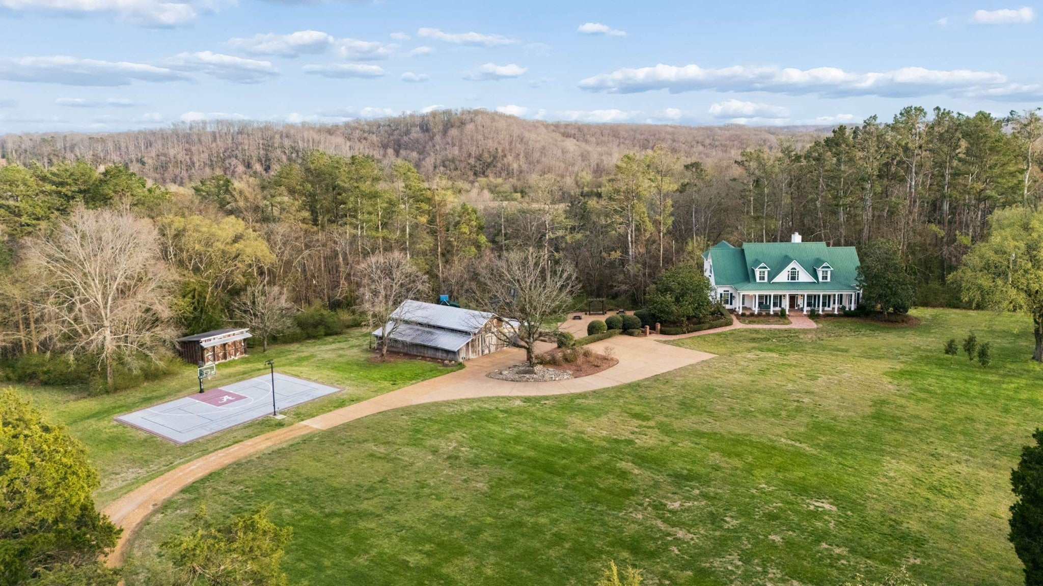 324 E Kingston Springs Rd — photo